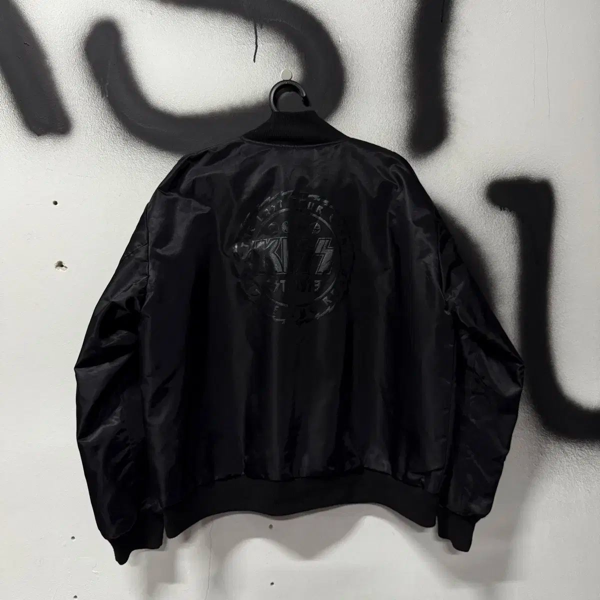 希少✨KISS MA-1ジャケット　会場限定　リバーシブル　M Kiss 2016 日本 ツアー リバーシブル マルチ プリンティング ma-1