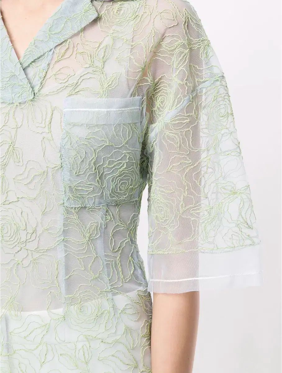 フローラル 刺繍