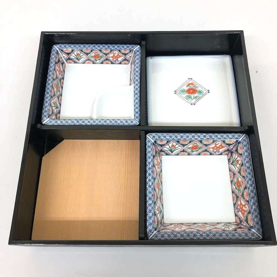 昭和レトロ 大きな松花堂弁当 漆器 ss8094 【中古】 龍峰窯 松花堂弁当箱 2個セット 黒 有田焼 食器付き