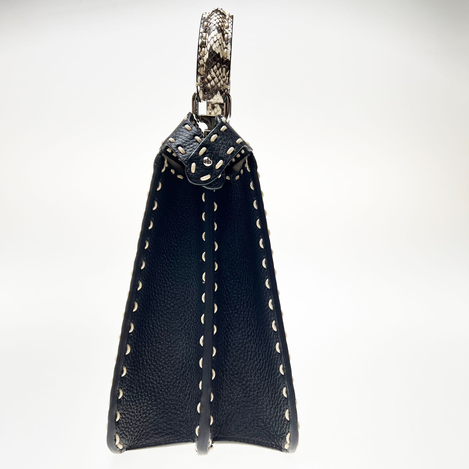 美品・高級ライン】FENDI フェンディ ピーカブー アイシーユー