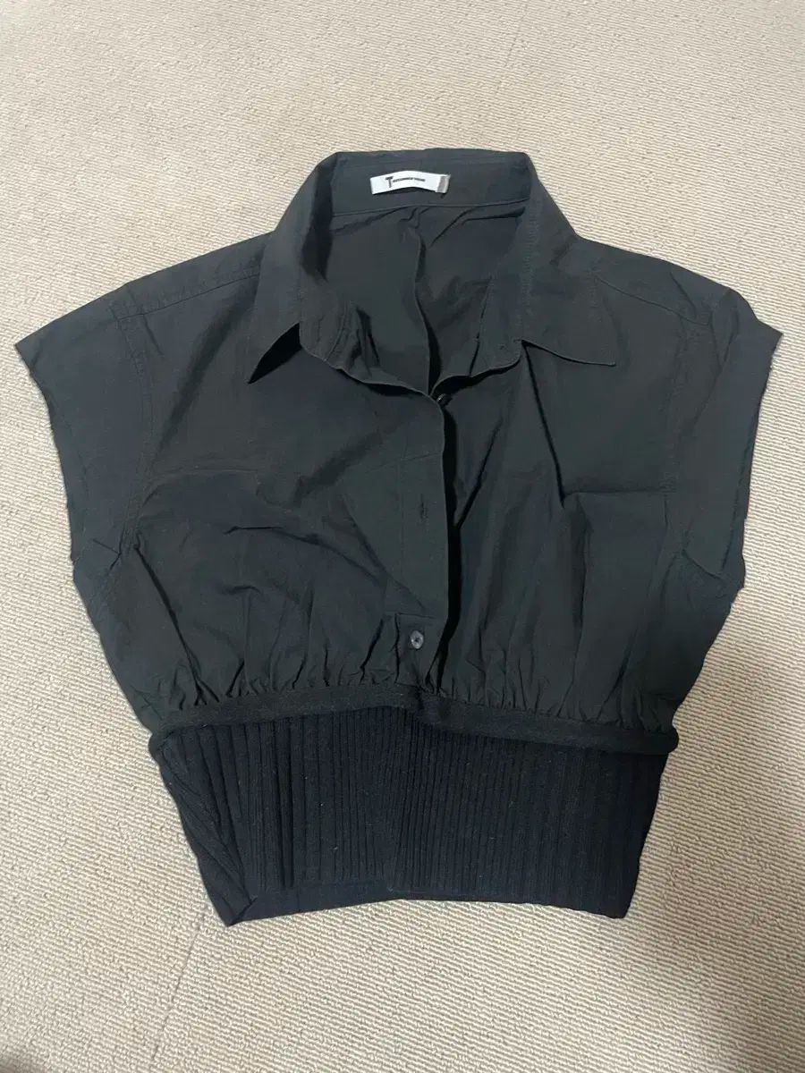 Alexander Wang のブラック クロップド シャツ - メルカリ