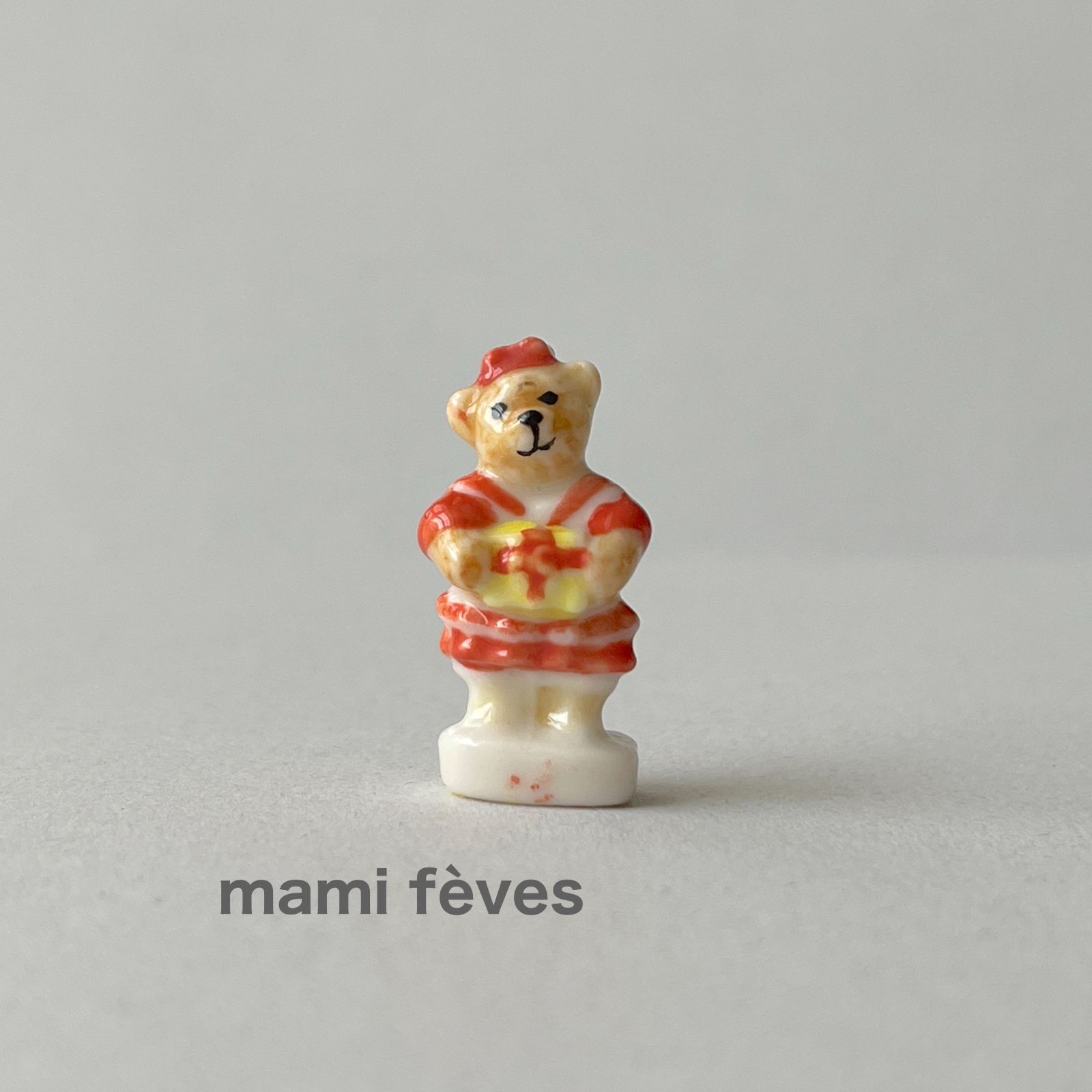 可愛いマトリョーシカ　レア　フェーブ　フェーヴ　フランス　陶器　ミニチュア　置物 可愛いマトリョーシカ レア フェーブ フェーヴ フランス 陶器