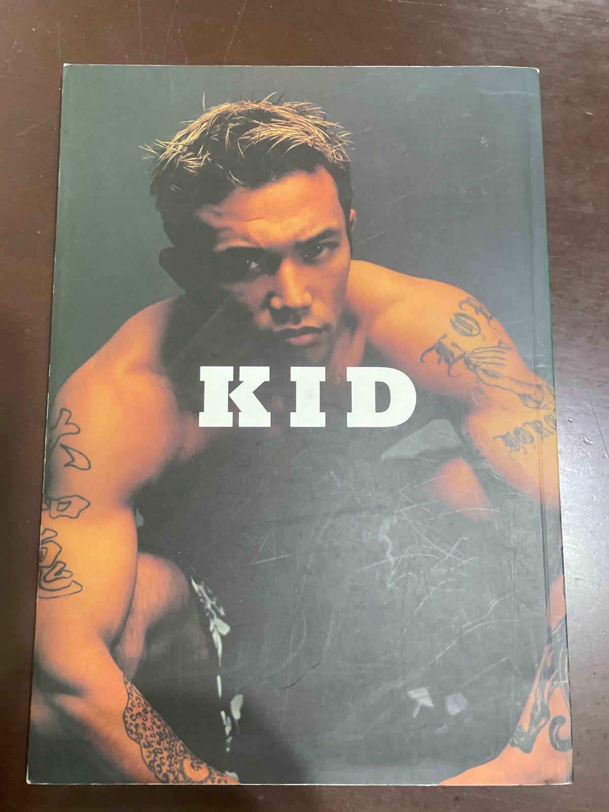 ⭐️北欧家具赤いチーク材のスツール 曲線デザイン 可愛いのでお部屋の