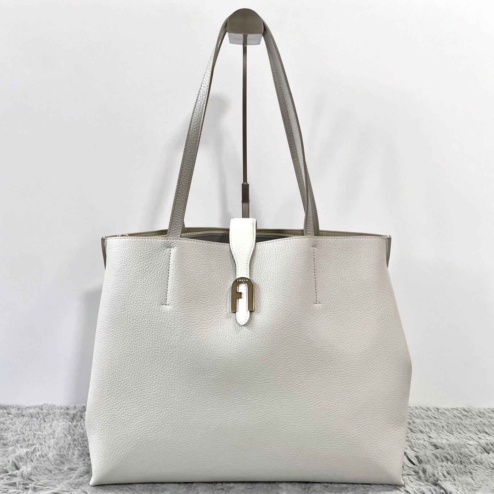 未使用級✨FURLA フルラ ソフィアL トートバッグ シュリンクレザー