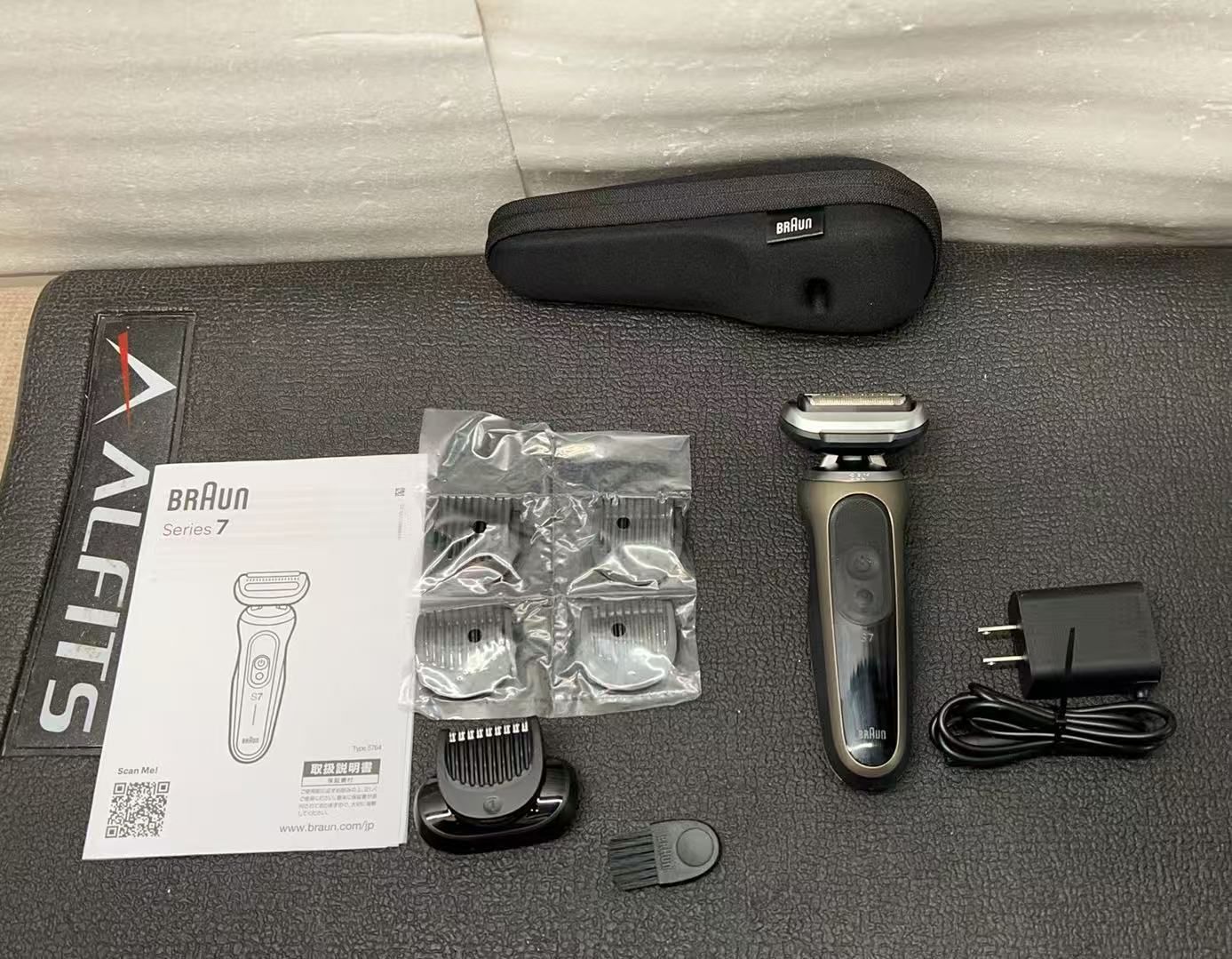 ブラウン 電気シェーバー シリーズ7 72-C1500s **4418103 - メルカリ