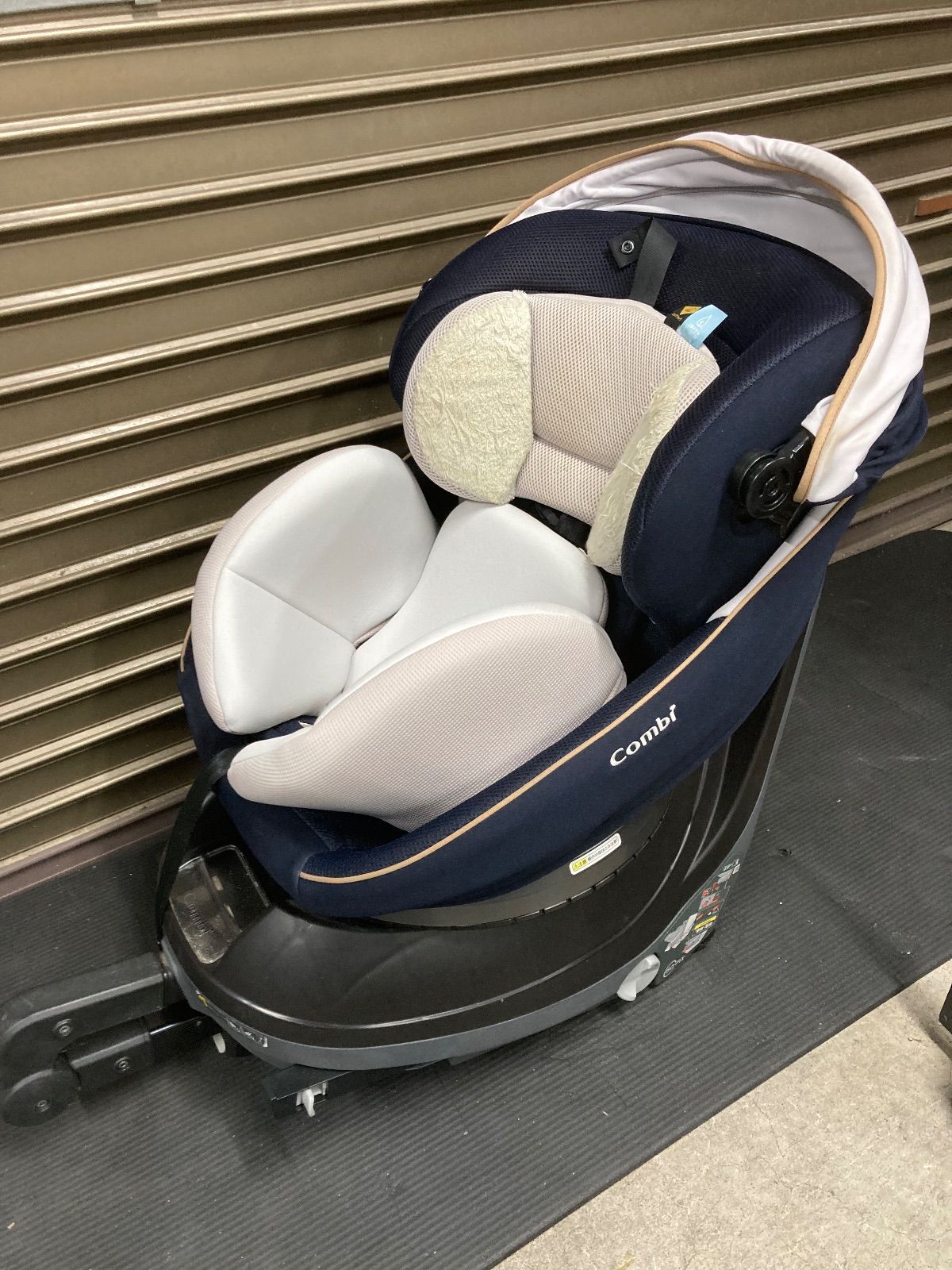 Combi チャイルドシート クルムーヴスマート ISOFIX ネイビー