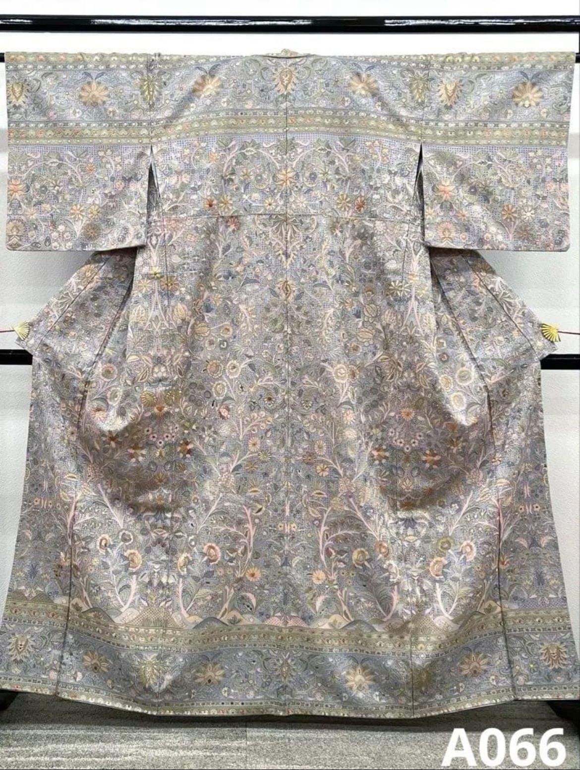 蘇州刺繍 汕頭刺繍 ふくれ織 総柄 訪問着 孔雀 カラー胴裏 金糸 正絹 躾糸付 蘇州刺繍 汕頭刺繍 ふくれ織 総柄 訪問着 孔雀 カラー胴裏 金糸 正絹