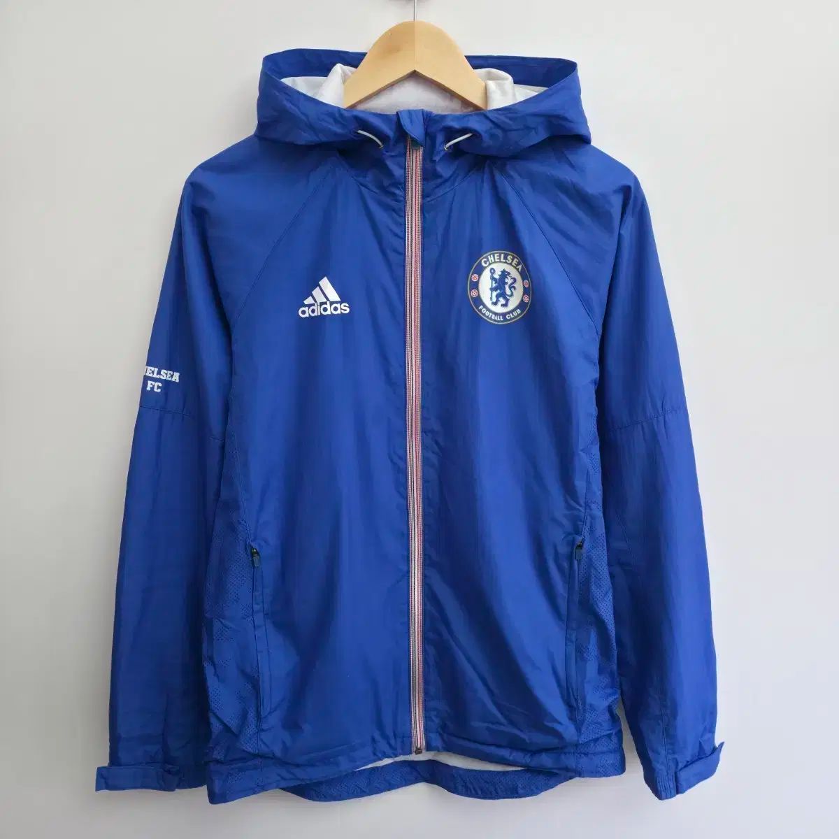 S アディダス チェルシー FC ブルー ウィンドブレーカー - メルカリ