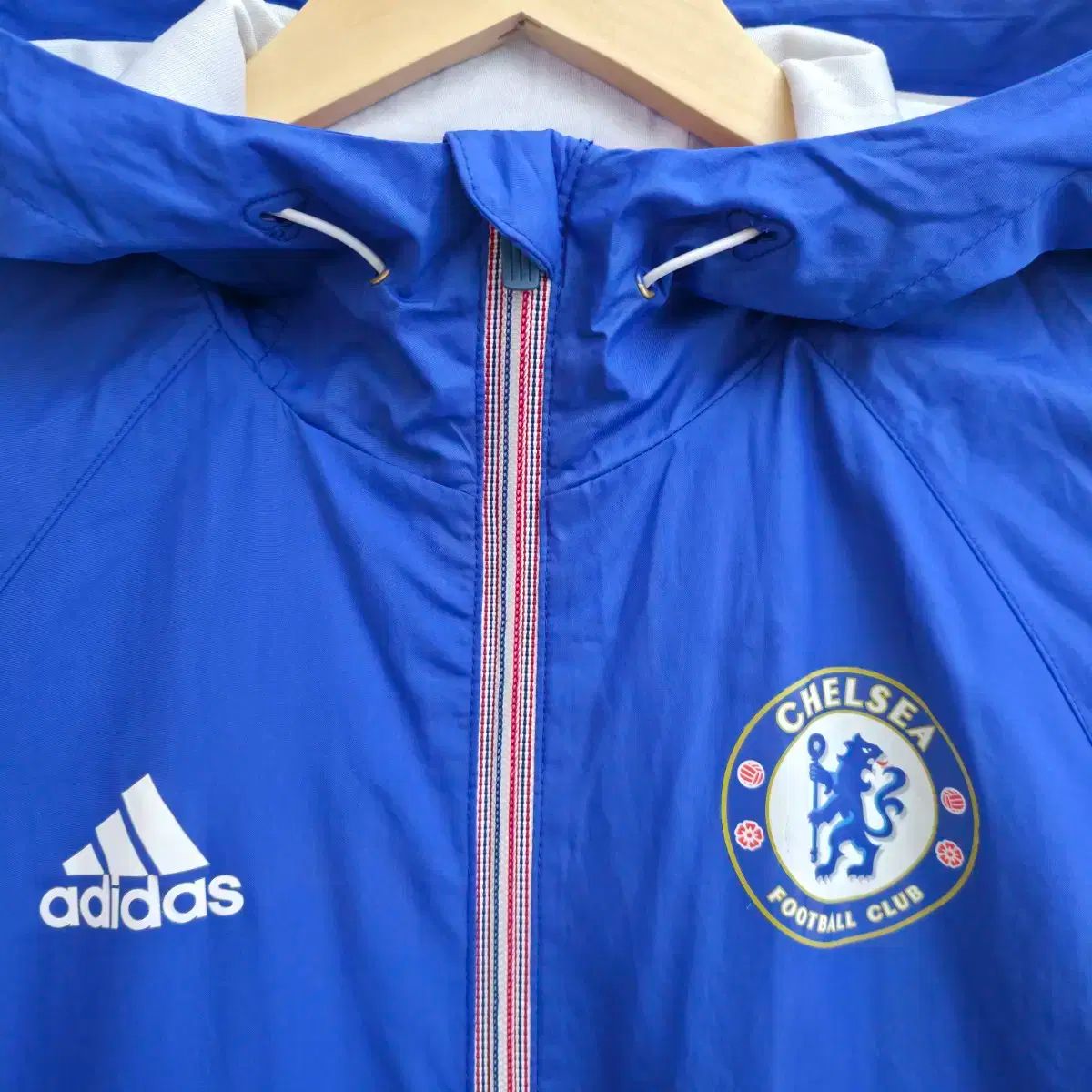 アディダス チェルシーFC ウィンドブレーカー S アディダス チェルシー FC ブルー ウィンドブレーカー - メルカリ