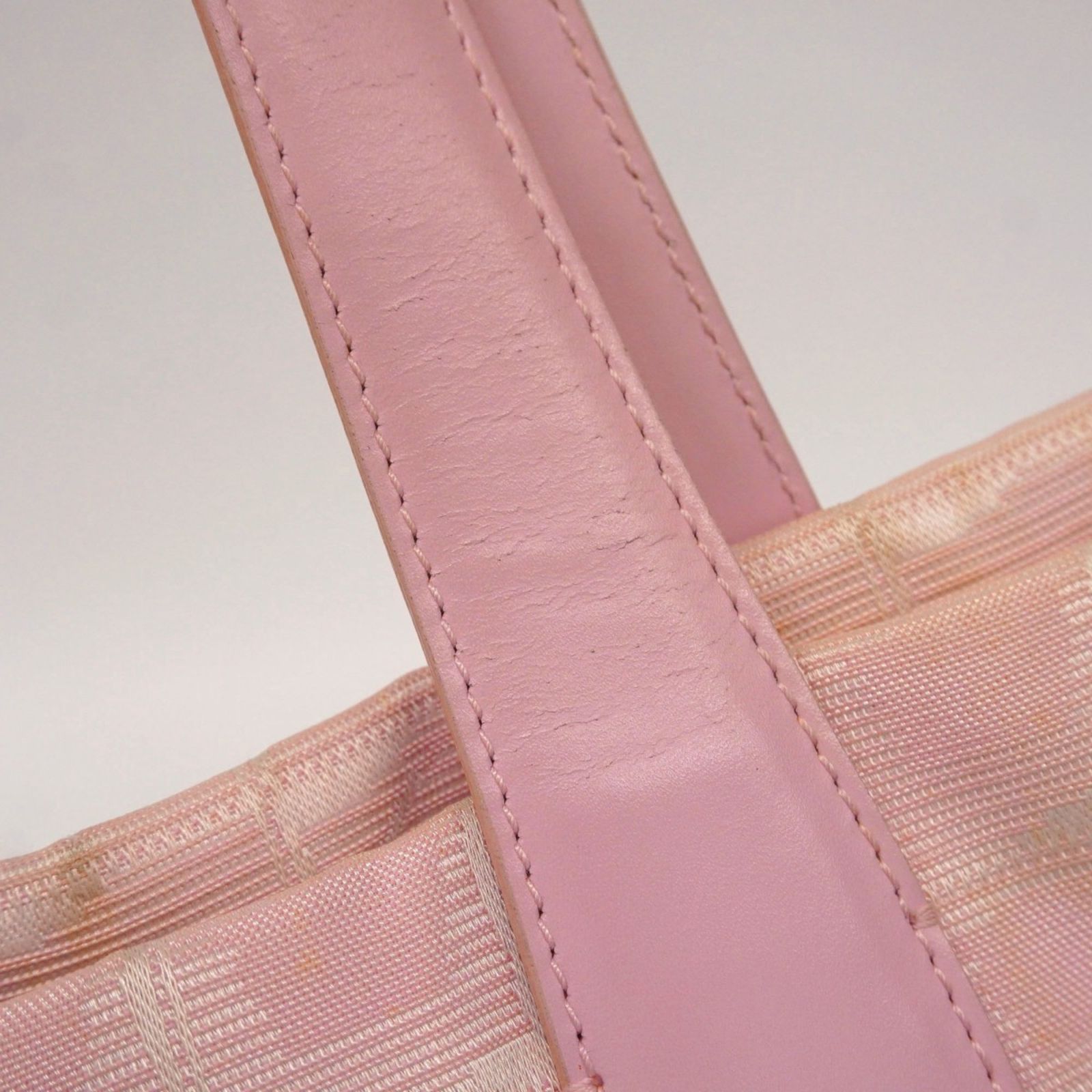 ナイロン ピンク