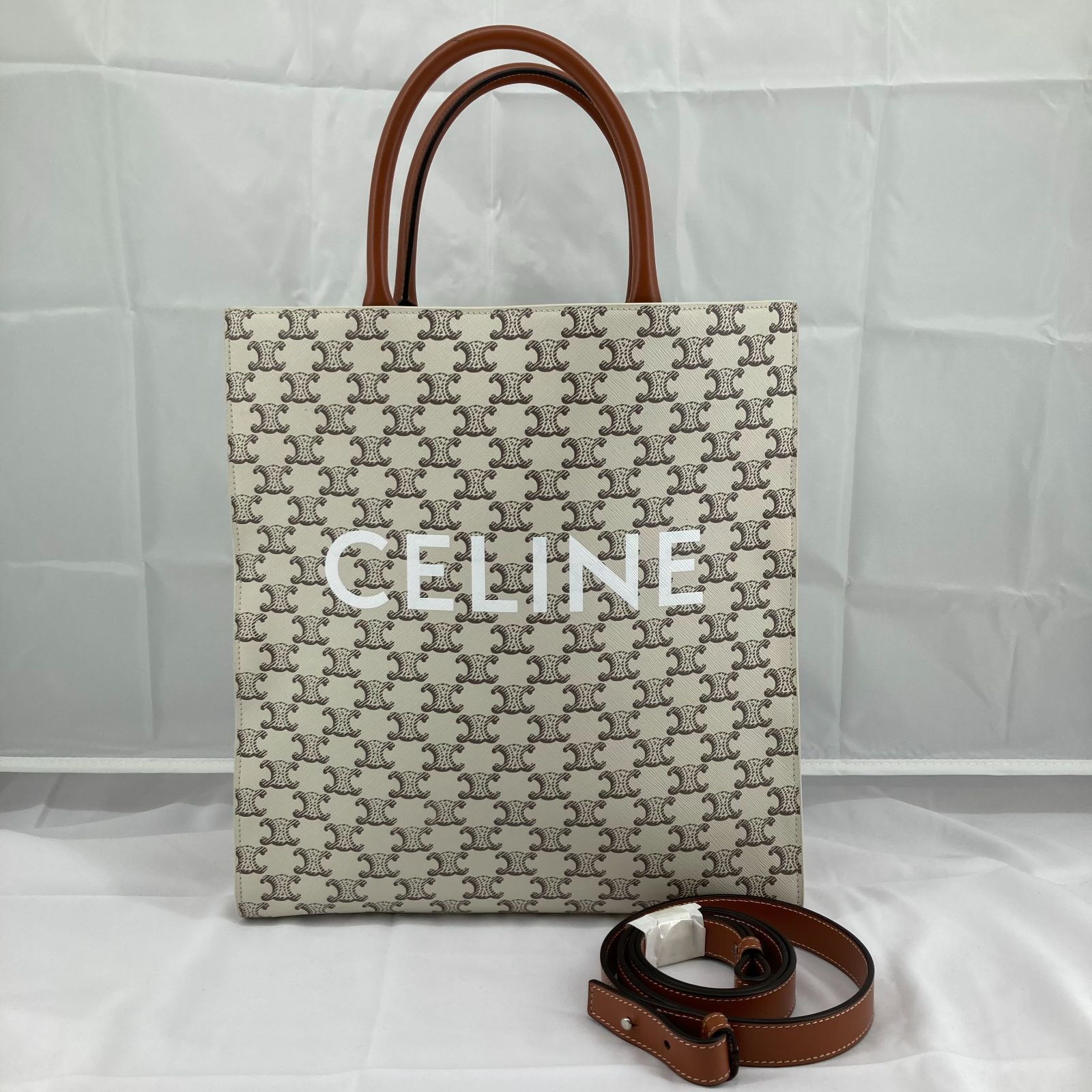 CELINE（セリーヌ） バーティカルカバ ミディアム 2WAYトートバッグ