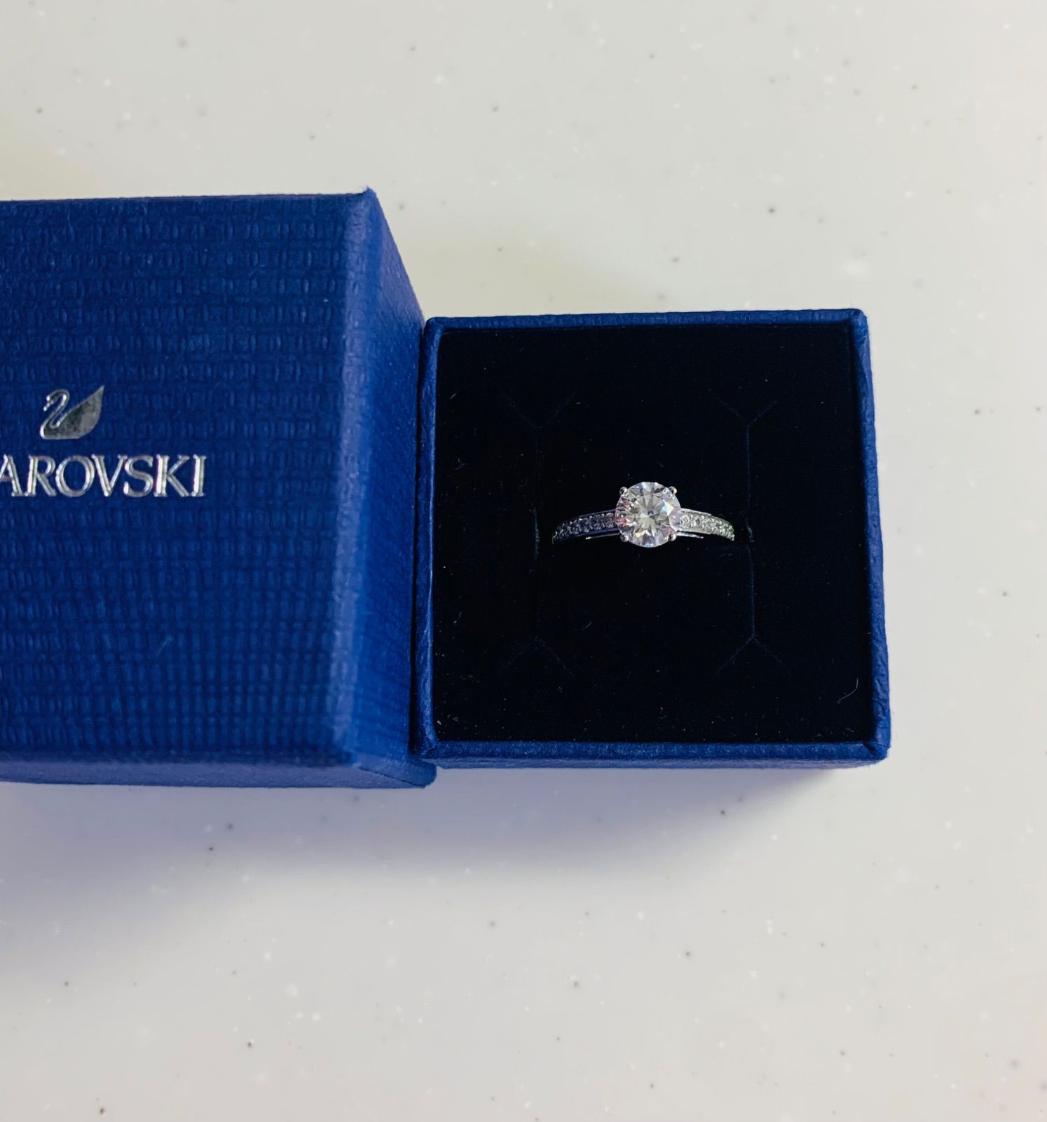 ほぼ新品 スワロフスキー Swarovski Attract Round リング - メルカリ