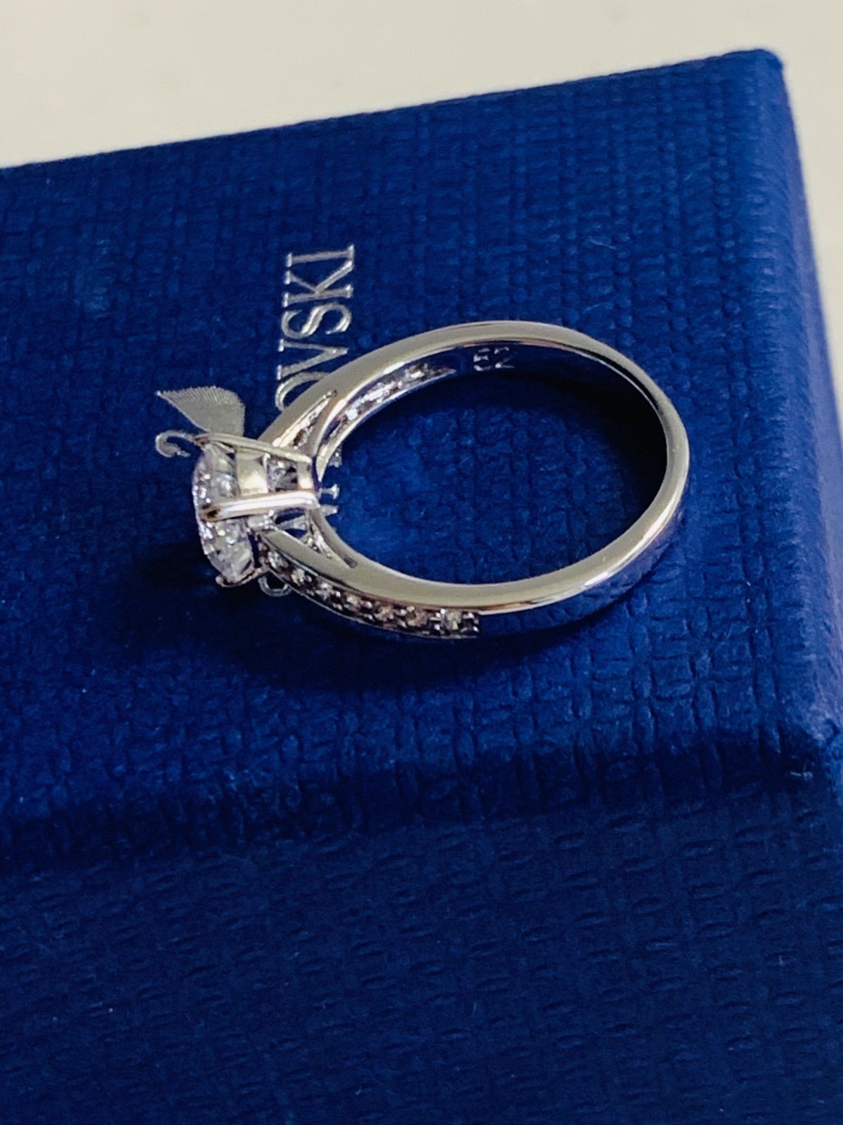 ほぼ新品スワロフスキーSwarovski Attract Roundリング52号 ほぼ新品 スワロフスキー Swarovski Attract Round リング - メルカリ