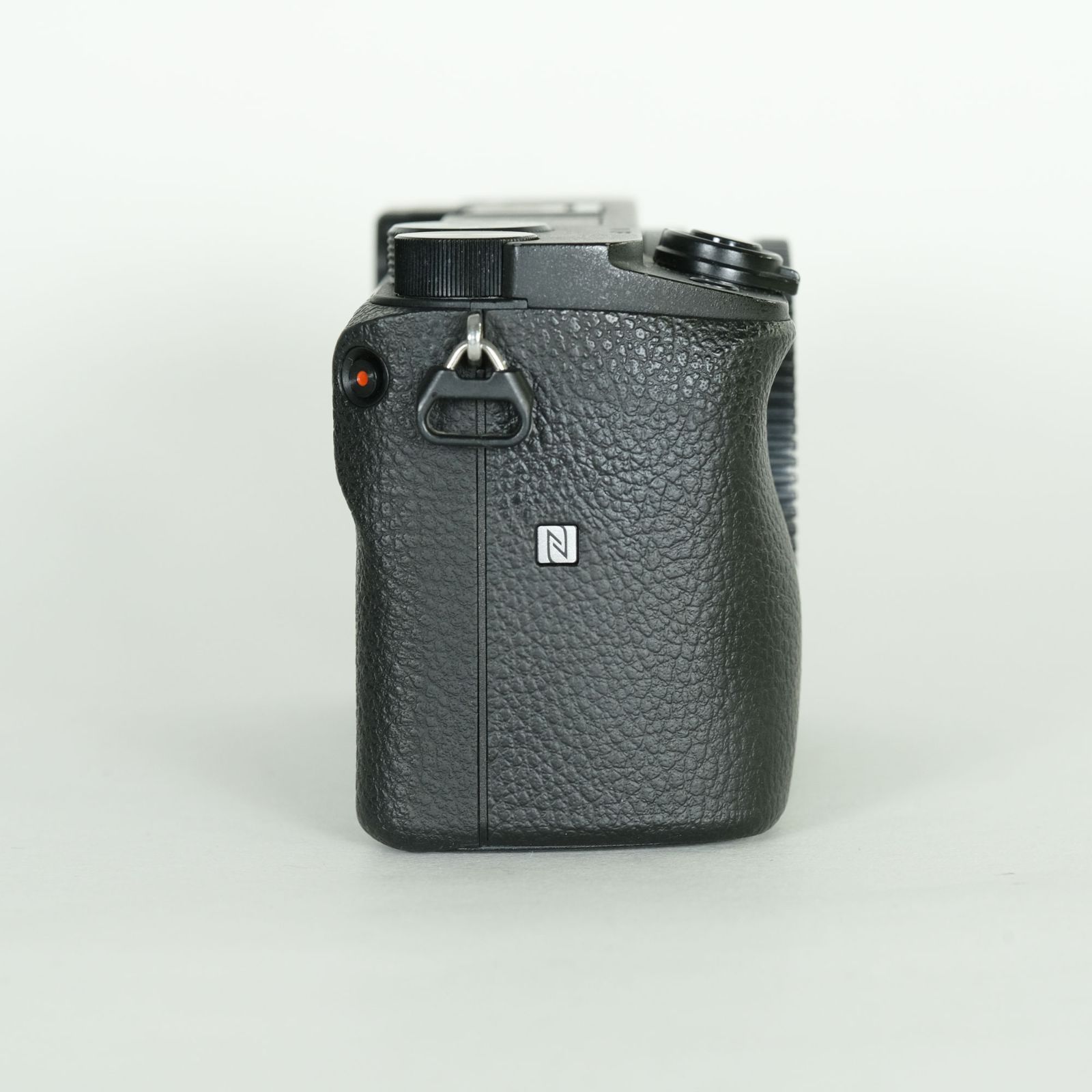 良品 | バッテリー3個付] SONY α6400（ILCE-6400） [ボディ ブラック