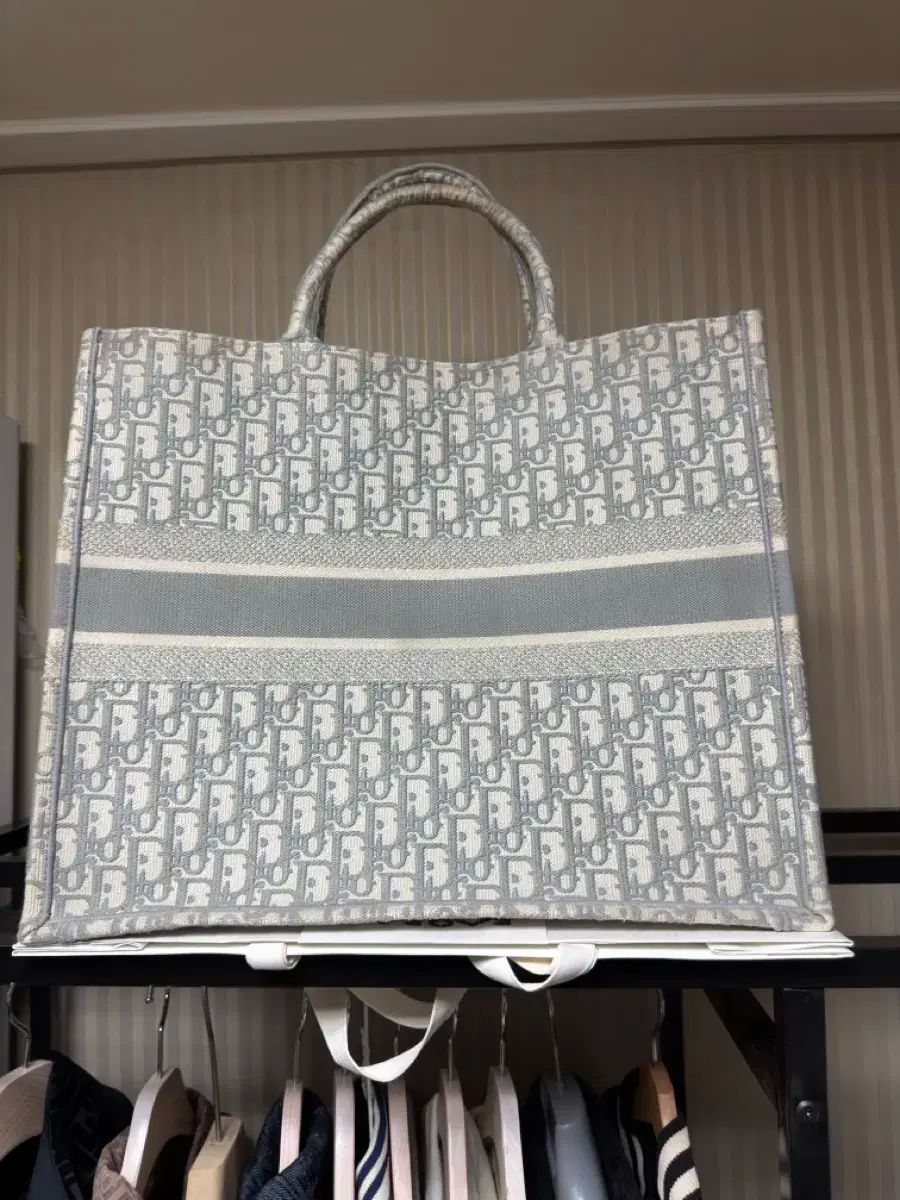 ディオール ブックトートバッグ ラージ