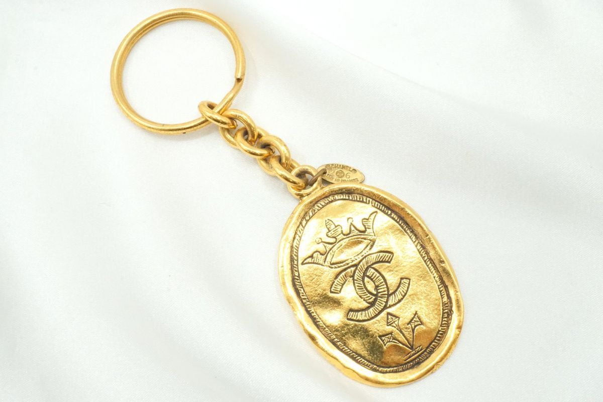 シャネル ヴィンテージ 26刻印 キーホルダー リング ココマーク クラウン ゴールドプレート メタル 金 ゴールド CHANEL 4443k