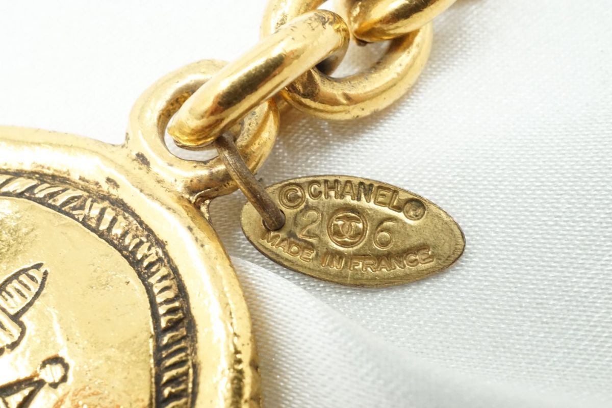 ゴールド CHANEL