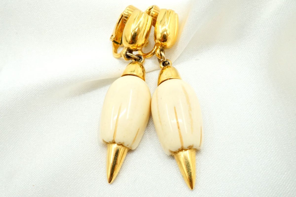 美品 GIVENCHY　ジバンシー ヴィンテージ　イヤリング ゴールドカラー ジバンシィ ヴィンテージ スウィング イヤリング バイカラー 金