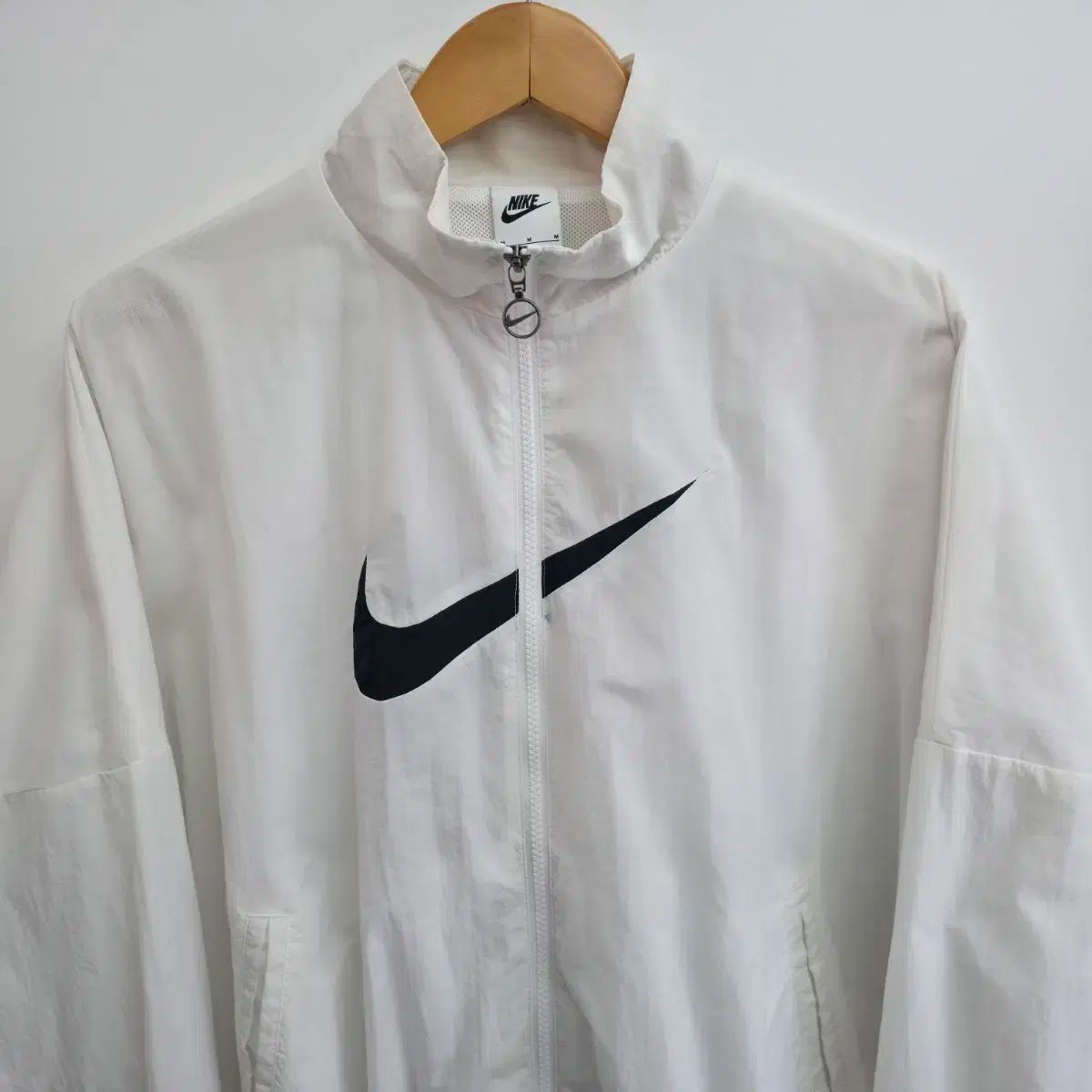 M NIKE ビックスウォッシュ ウィンドブレーカー 白 - メルカリ