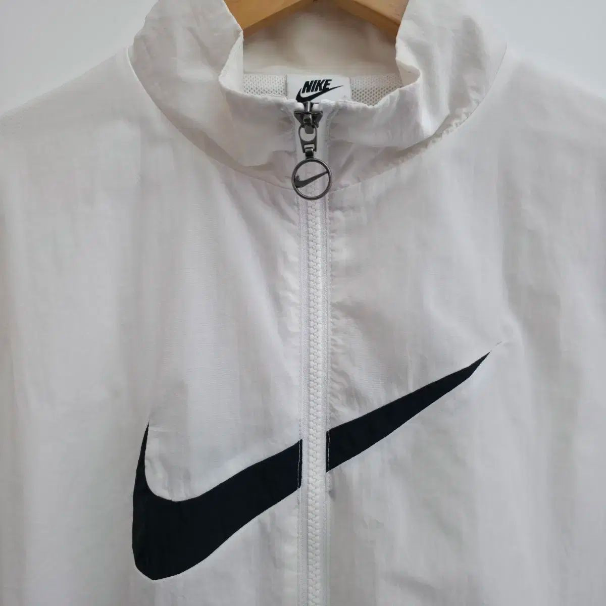 M NIKE ビックスウォッシュ ウィンドブレーカー 白 - メルカリ