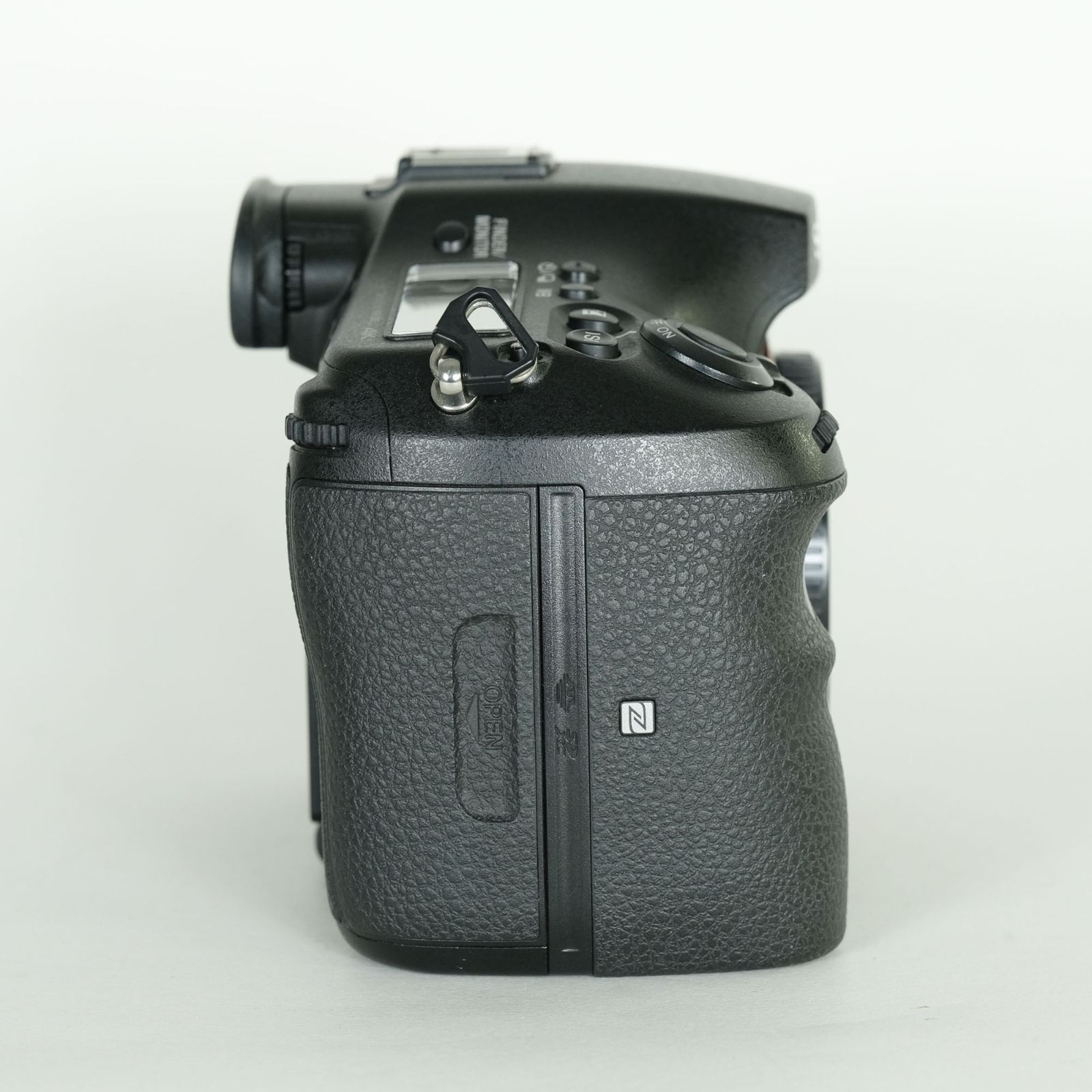 美品 | シャッター数60,735回] SONY α99II（ILCA-99M2） | SONY A