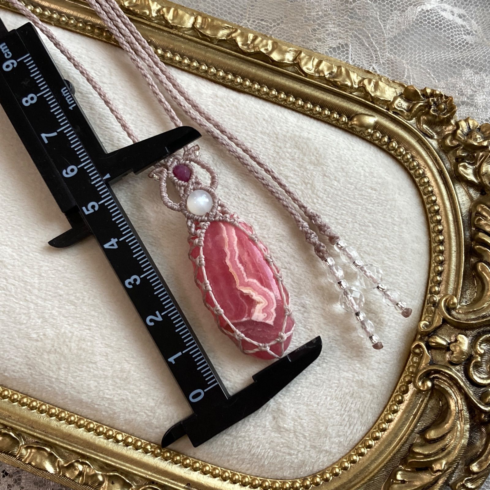 インカローズ（ロードクロサイト） マクラメ編みネックレス ・金属