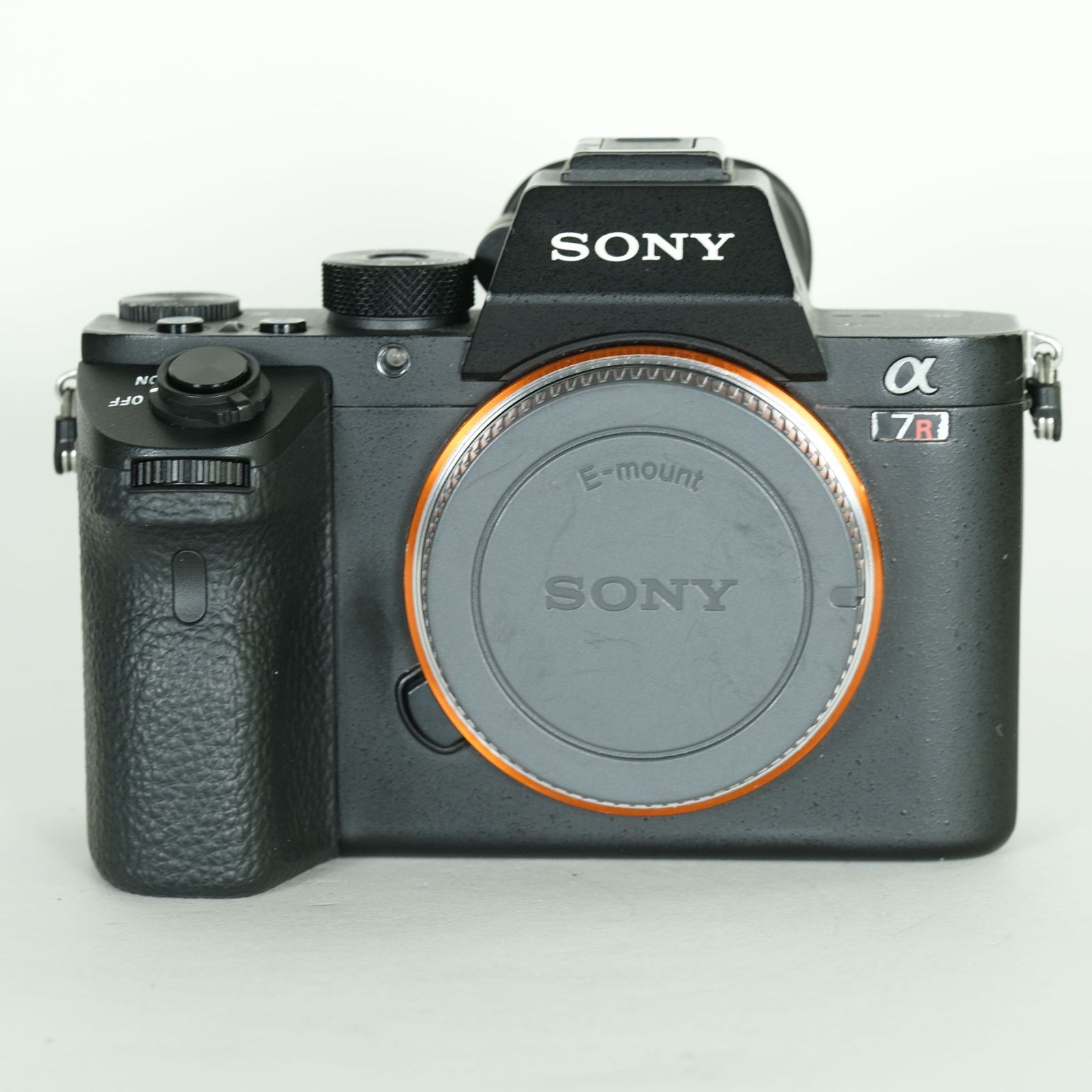 Sony α7R II+バッテリーグリップ+純正バッテリー6個 Sony α7R II+バッテリーグリップ+純正バッテリー6個 Sony α7R II+