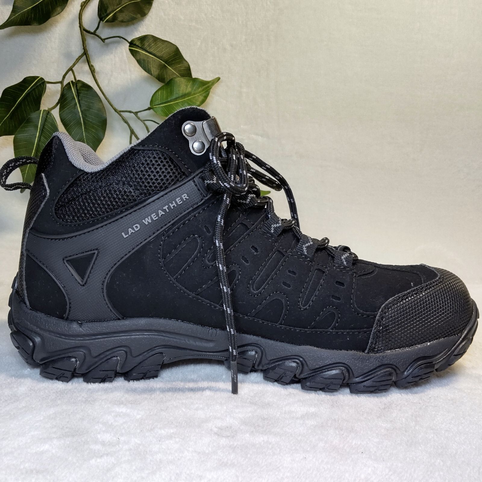 トレッキングシューズ