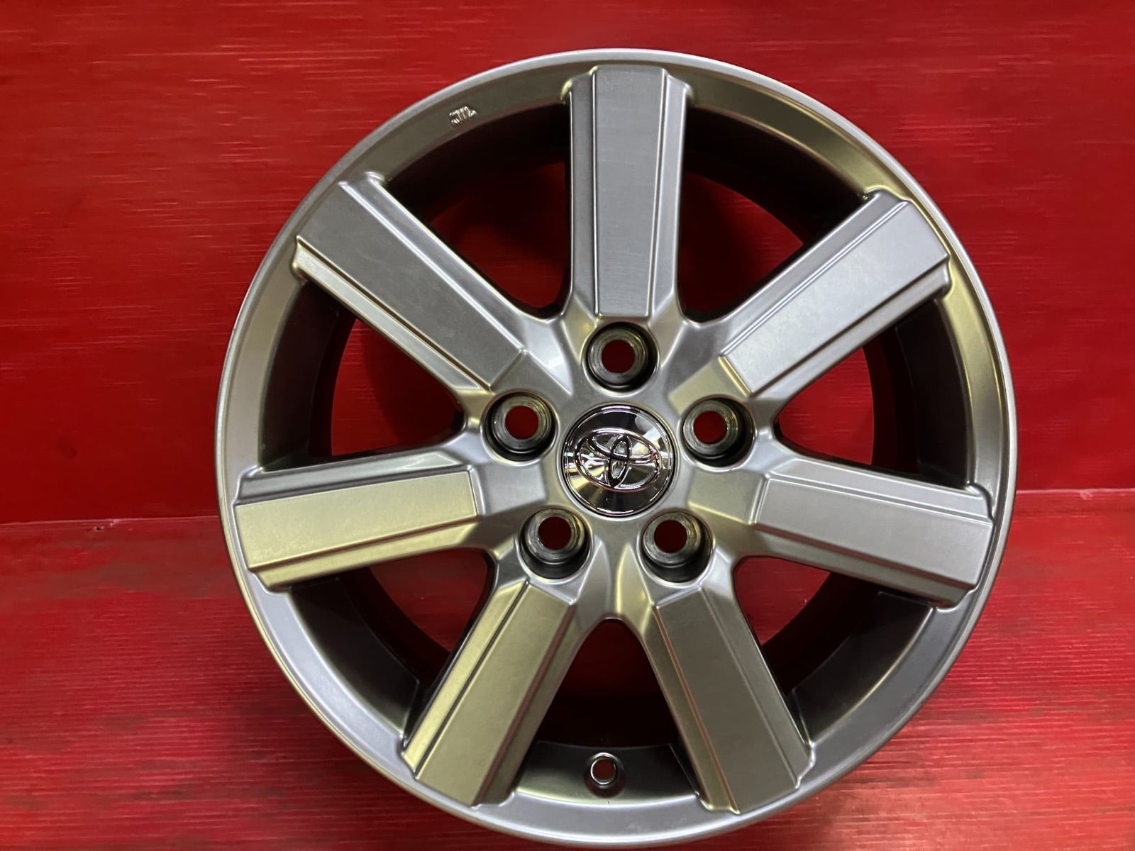 中古ホイール[16x6.0+50 114.3/5H トヨタ 70系 ノア、ヴォクシー等] 4  