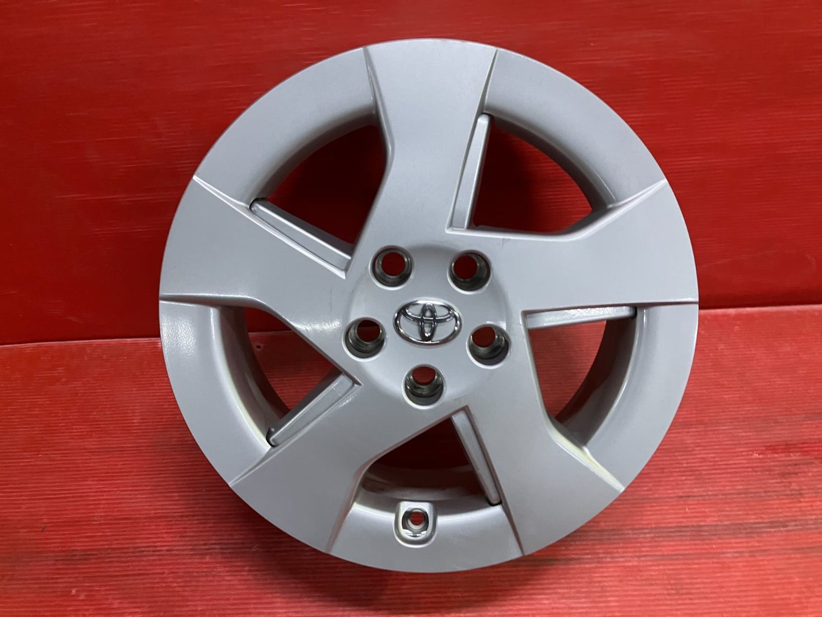 4本 トヨタ アリオン ウィッシュ プリウス 新品スタッドレスタイヤ 195