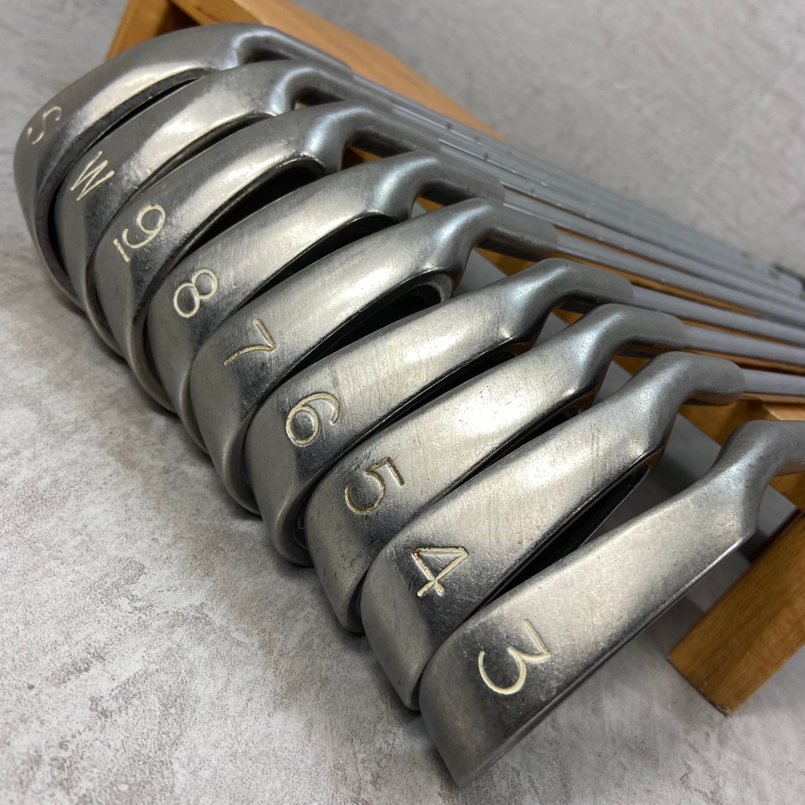 ピン 初代アイ アイアン 9本セット メンズゴルフ ヴィンテージ レトロ 激レア ピン 初代アイ アイアン 9本セット メンズゴルフ ヴィンテージ レトロ