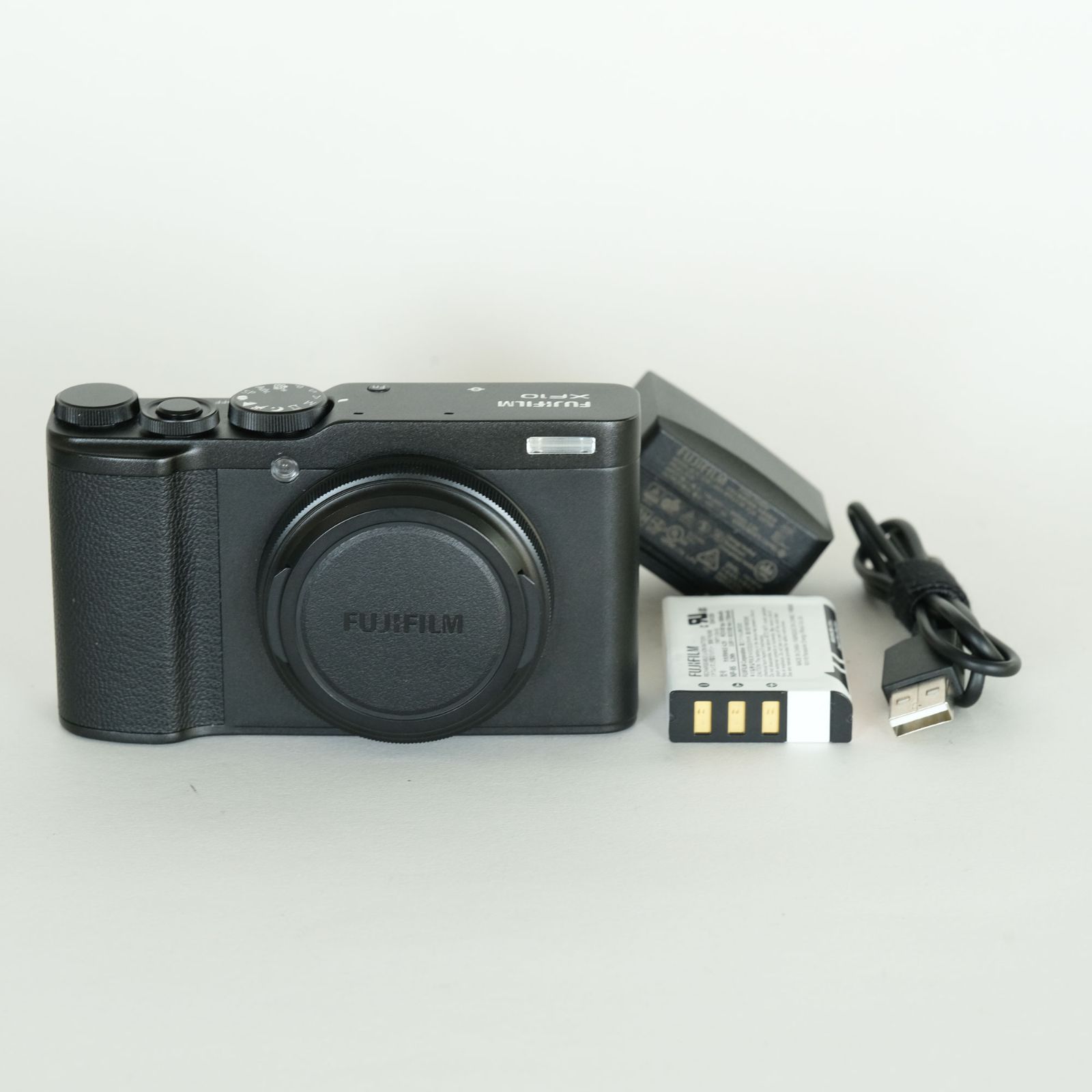 【HIRAKU】FUJIFILM XF10 ブラック 美品 美品] FUJIFILM XF10 ブラック | コンパクトデジタルカメラ - メルカリ
