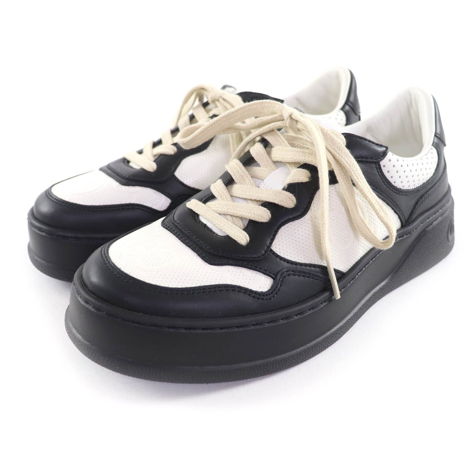 美品　希少サイズ　GUCCI グッチ　スニーカー　レザー　GGロゴ　エンボス GUCCI グッチ GGエンボス スニーカー メンズ9ハーフ 約28.5cm ベージュ