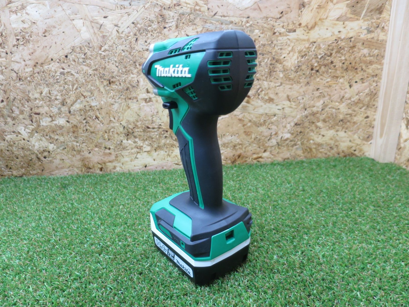 マキタ Makita 充電式 インパクトドライバ 14.4V 1.5Ah バッテリ2本 
