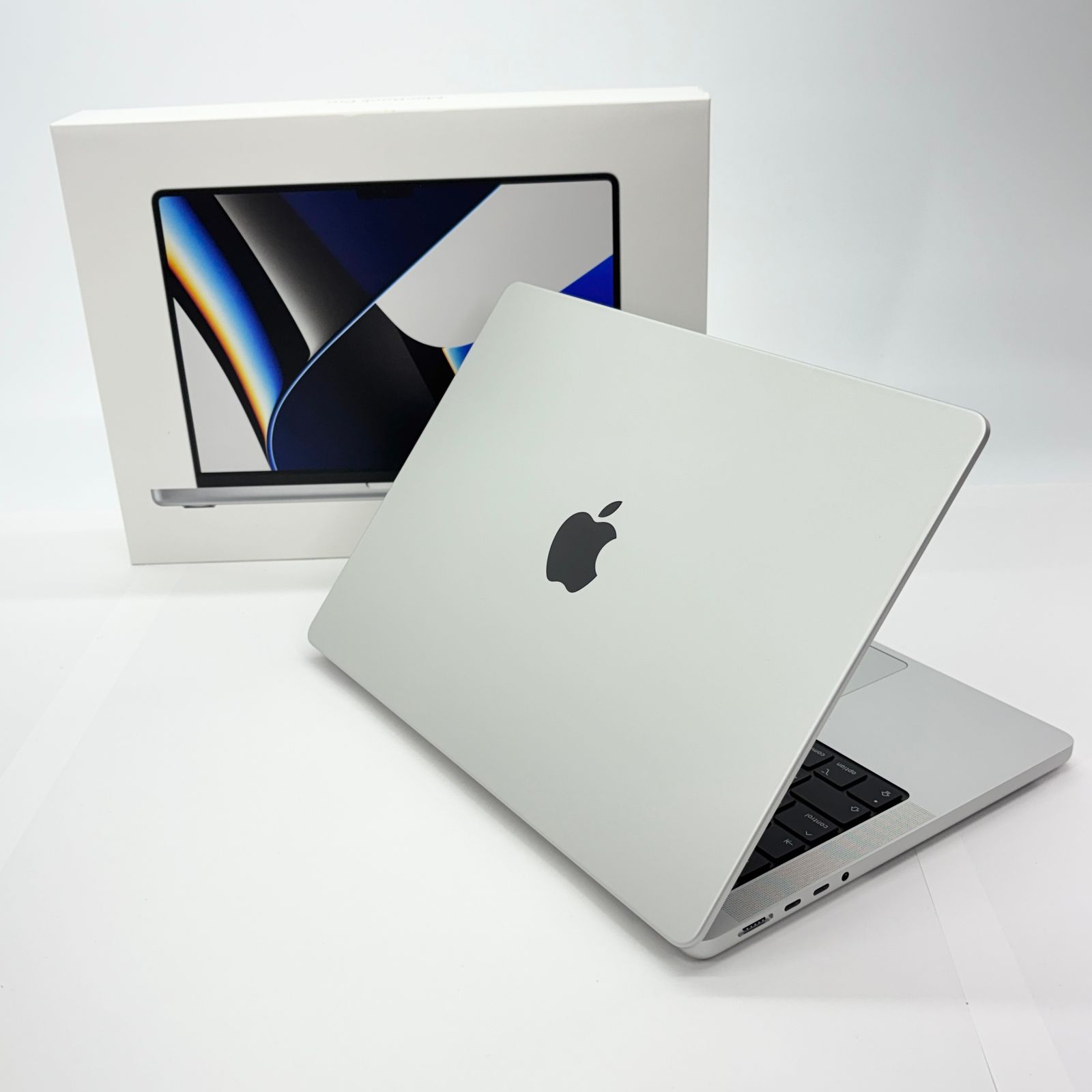 【美品】MacBook Pro 14インチ 16GB / 512GB シルバー 美品 新品同様 MacBook Pro Touch ID 14インチ (Late 2021) Apple M1