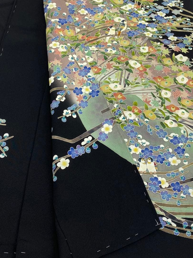 百貫華峰 加賀友禅 黒留袖 落款入 仮絵羽 未仕立て品 鳥 正絹 百貫華峰 加賀友禅 黒留袖 落款入 仮絵羽 未仕立て品 鳥 正絹 - メルカリ