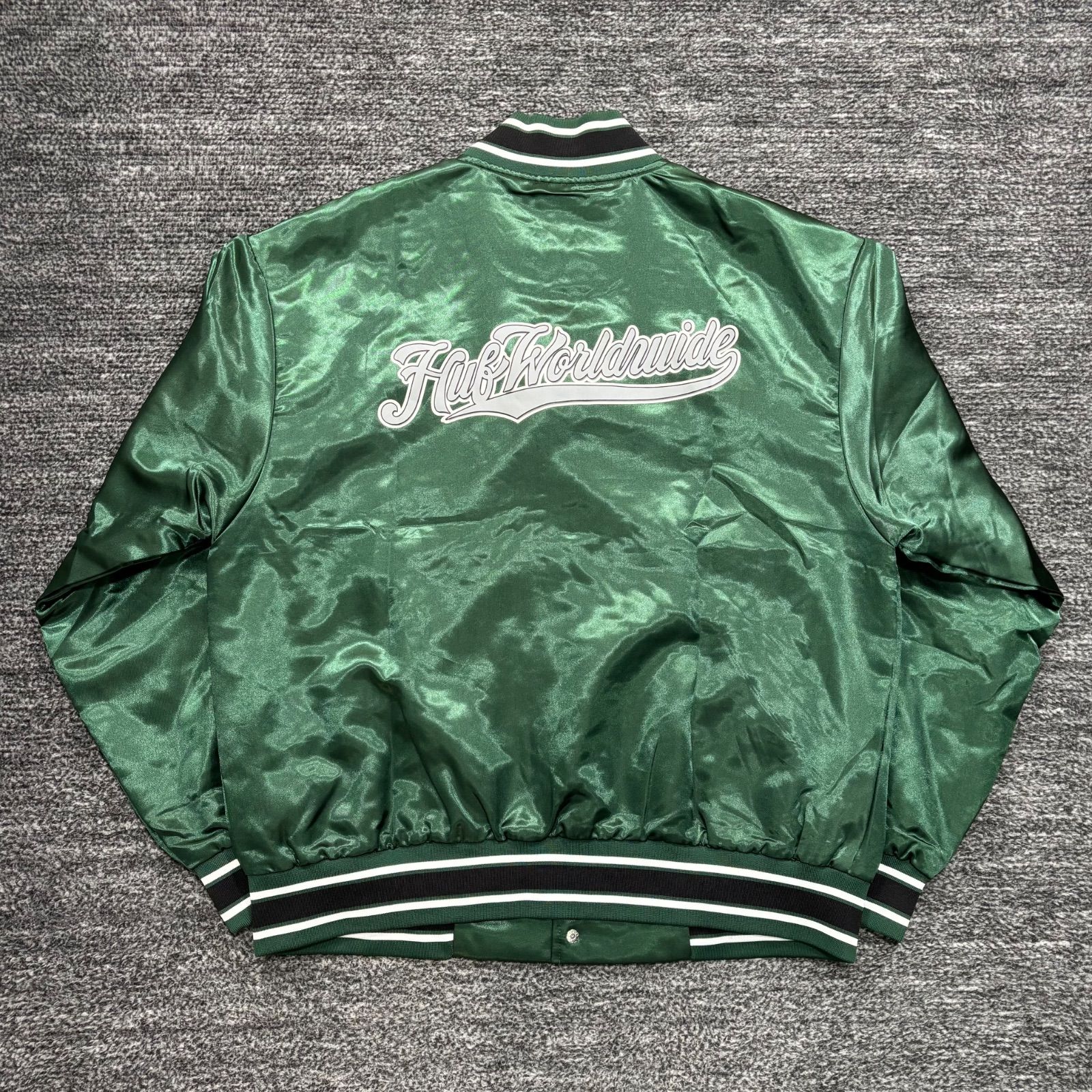 極美品 HUF サテン スタジャン グリーン L ハフ □ - メルカリ