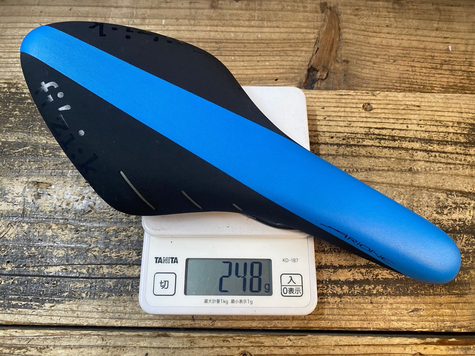 Fizik R7 サドル　フィジーク　傷あり JI890 フィジーク fizik アリアンテ ALIANTE VS サドル MANGANESE