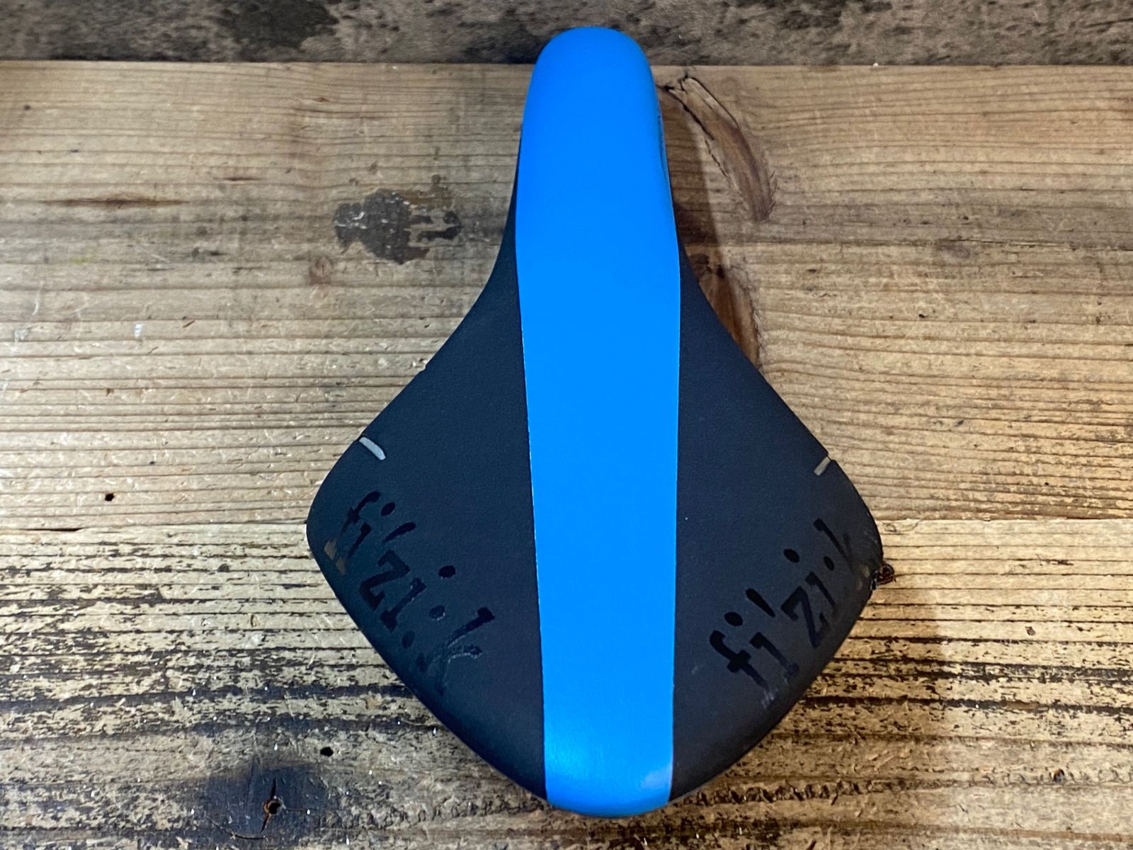 Fizik R7 サドル　フィジーク　傷あり fi'zi:k（フィジーク） サドル ANTARES R7｜トレファクONLINE