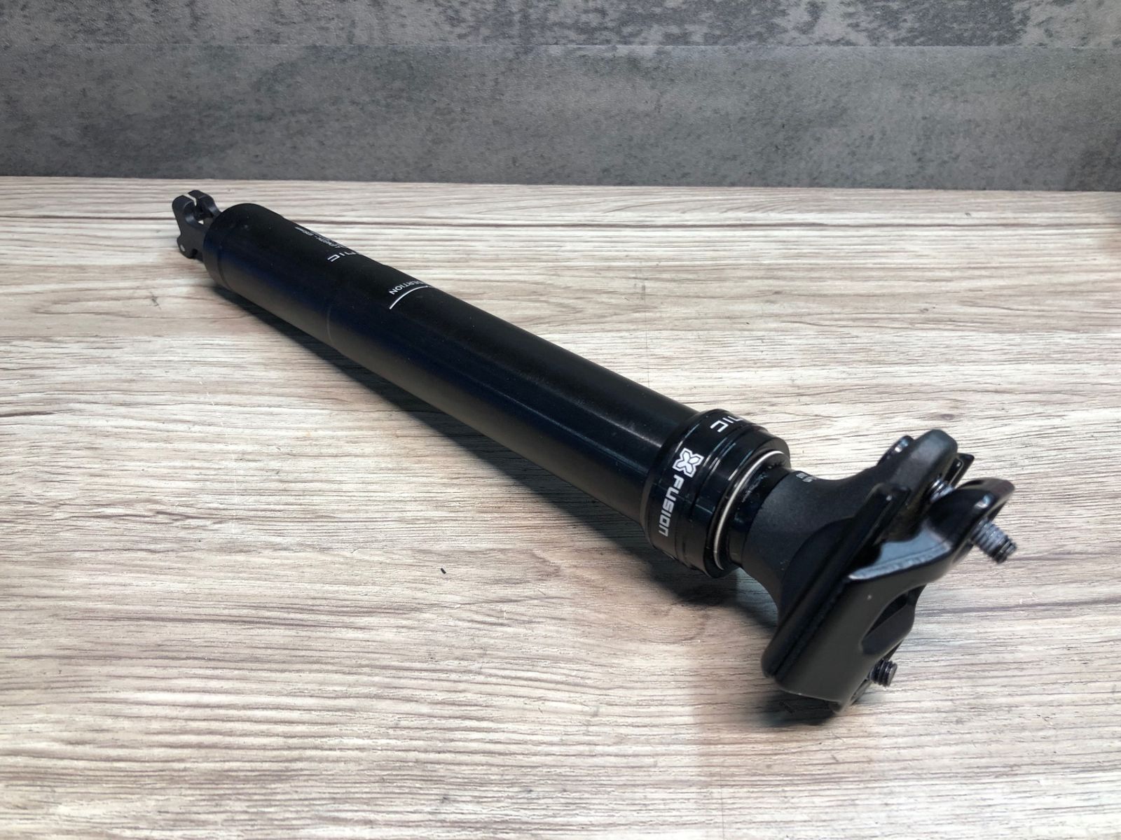 JH776 X-FUSION MANIC ドロッパーシートポスト Φ30.9 125mm 未使用