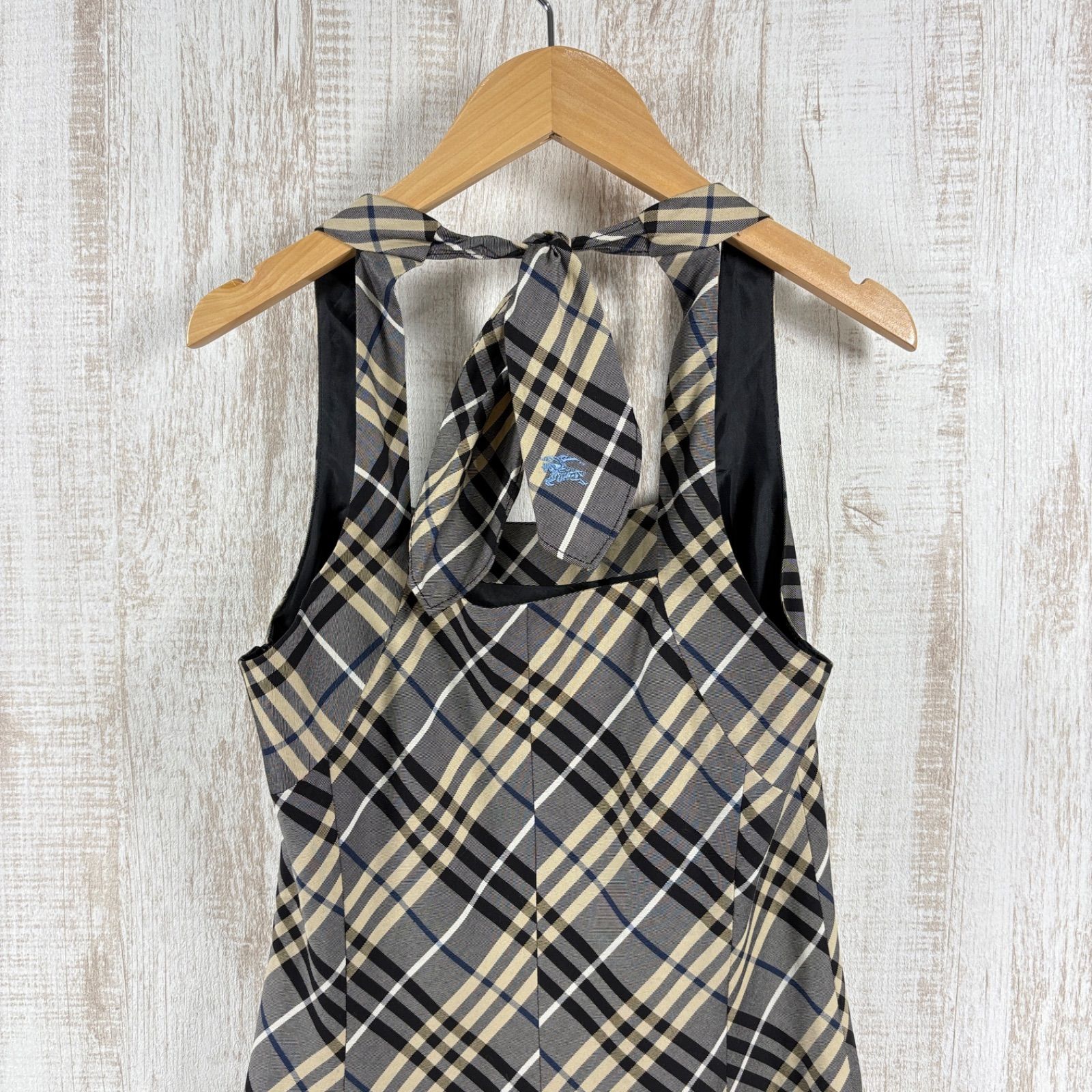 【新品】BURBERRY BLUE LABEL ノバチェックノースリーブ 刺繍 美品 BURBERRY BLUE LABEL バーバリーブルーレーベル ホースロゴ刺繍