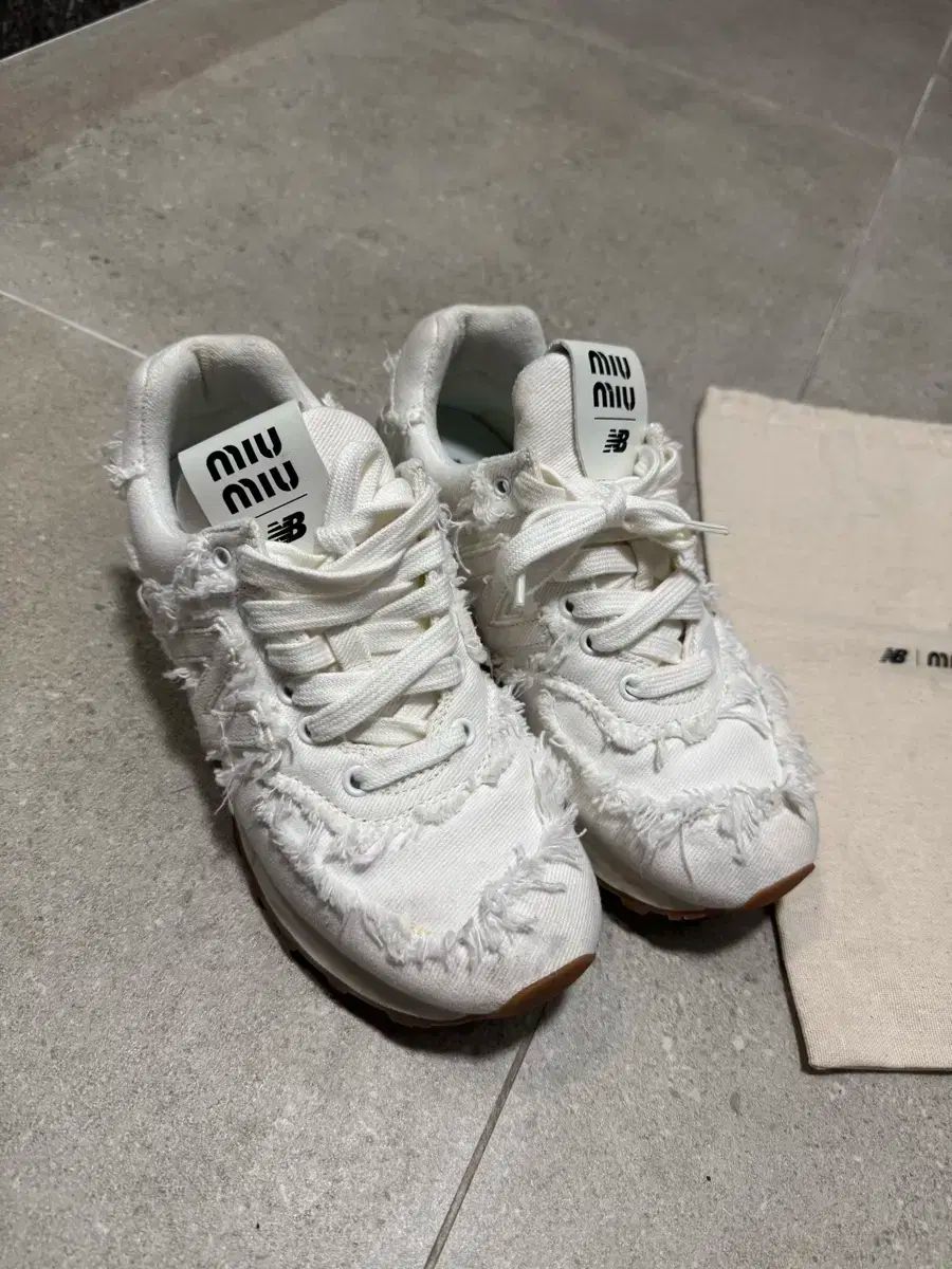 ミュウミュウ ニューバランス 574 スニーカー - メルカリ