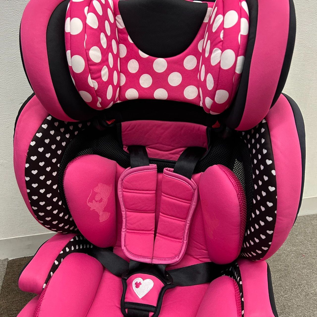 ミニーマウス　チャイルドシート 2台　セット売り　西松屋 カバー類洗濯済み】 西松屋 ミニーマウス チャイルドシート ジュニア