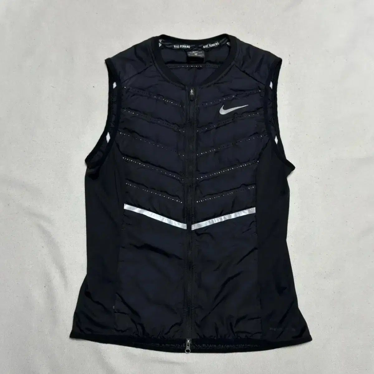 ナイキ ランニング エアロロフト ベスト - メルカリ