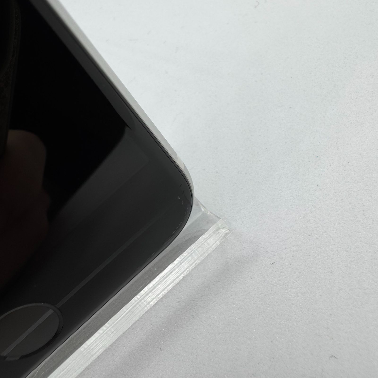 iPhoneSE2 64GB バッテリー100% ホワイト iPhoneSE2 64GB バッテリー100％ White