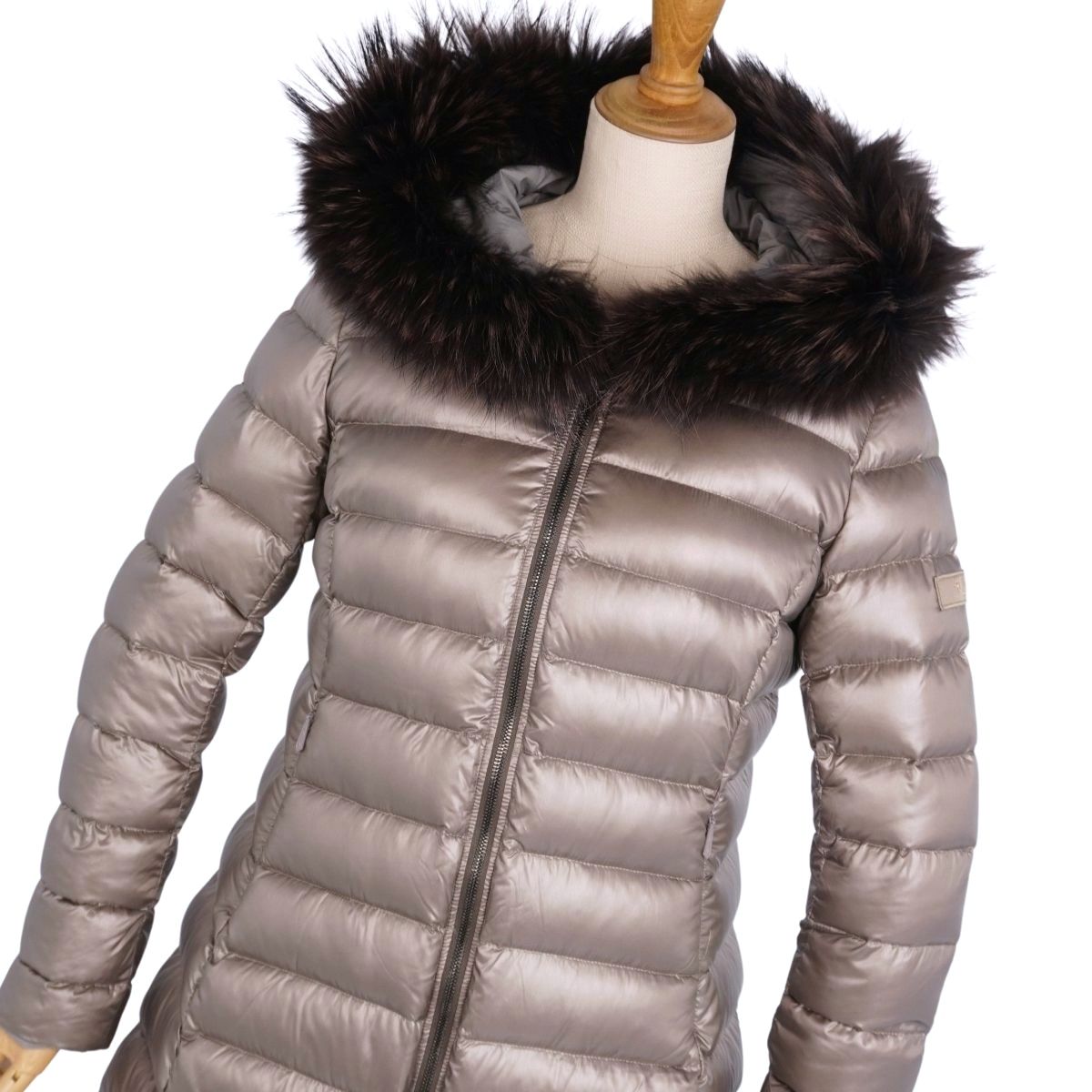 美品 タトラス TATRAS コート ISERA イセラ ダウンコート リバーシ