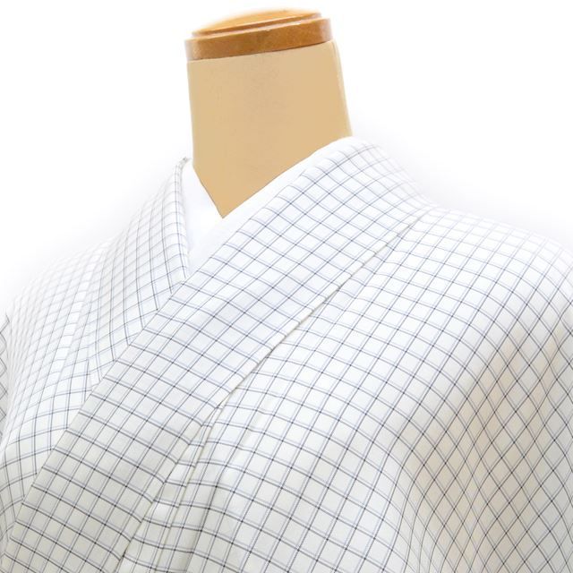 正絹　袷　大島紬　美品 大島紬 袷 正絹 華紋散らし 黒・白・赤 身丈164.5裄66.5