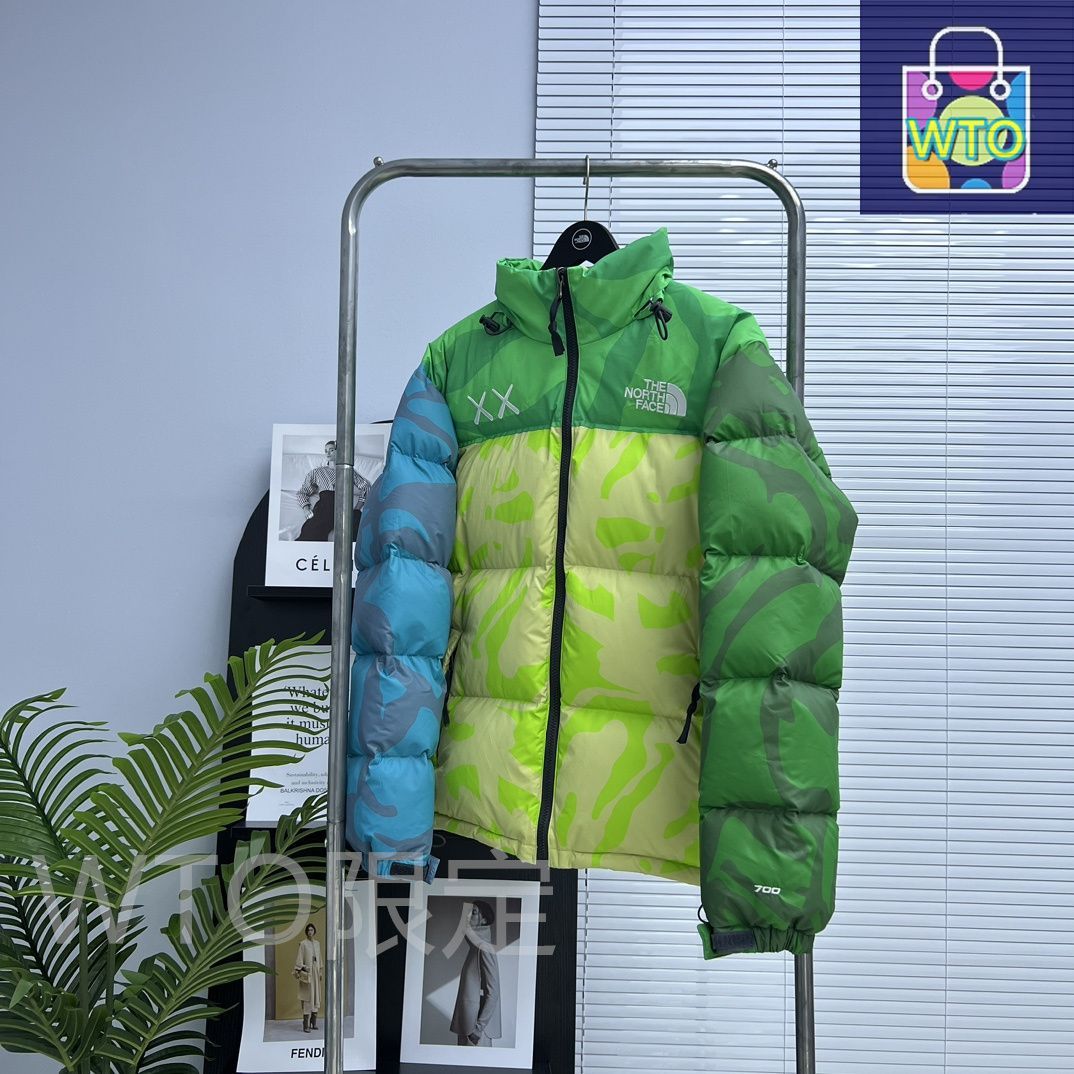 THE NORTH FACE ダウンジャケット カウズコラボレーション迷彩 　L コラボ第2弾】KAWS(カウズ) × THE NORTH FACE(ザ ノースフェイス)【BUYMA】