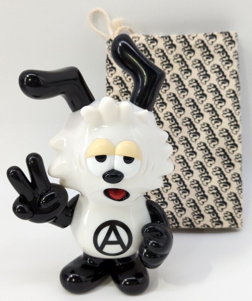 最安値　verdy vick フィギュア VERDY/SECRETBASE Vick フィギュア(白/黒) - メルカリ