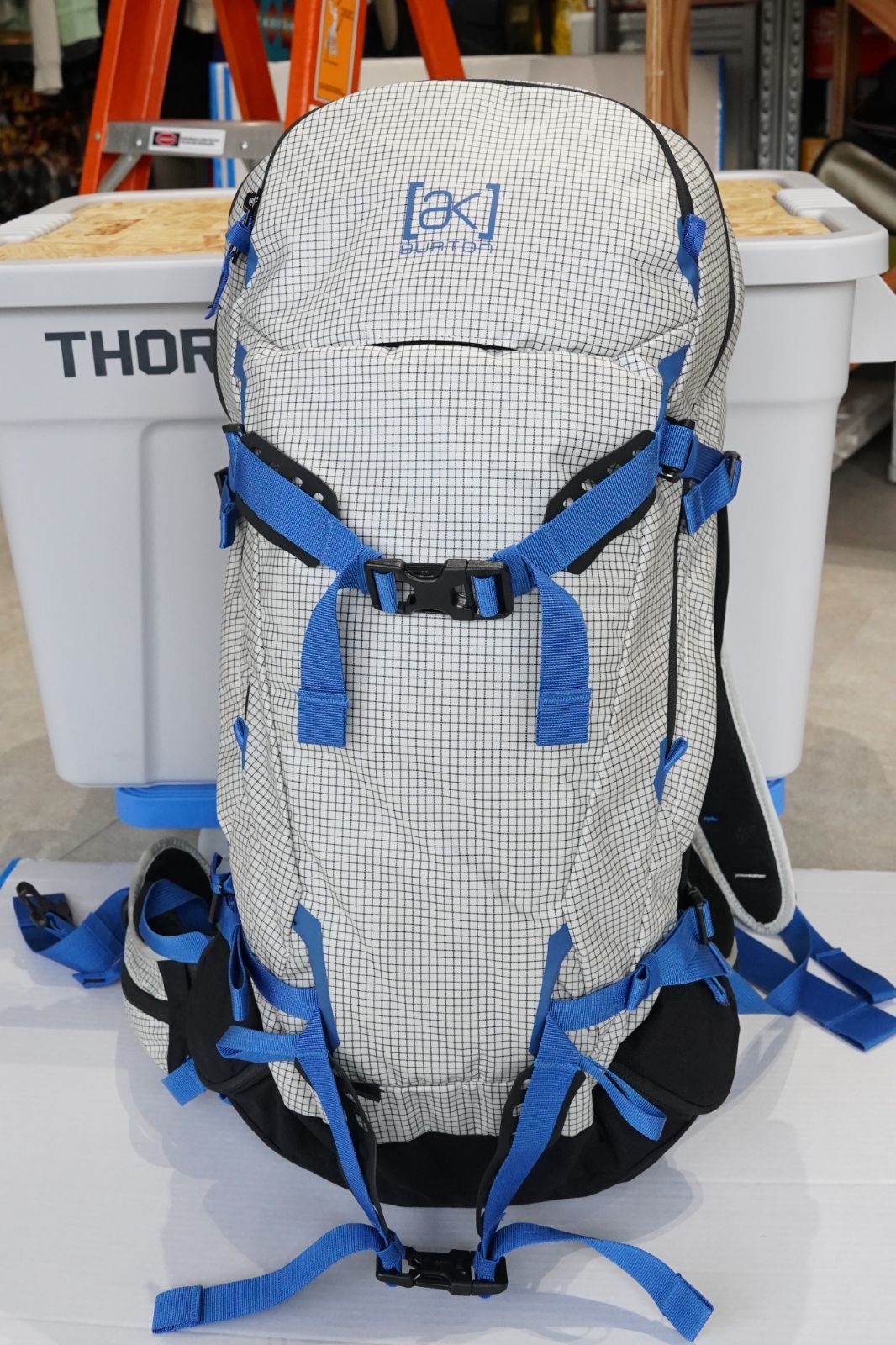 美品】Burton [ak]® Incline 20L Backpack（WHITE BLUE）S22JP-185181